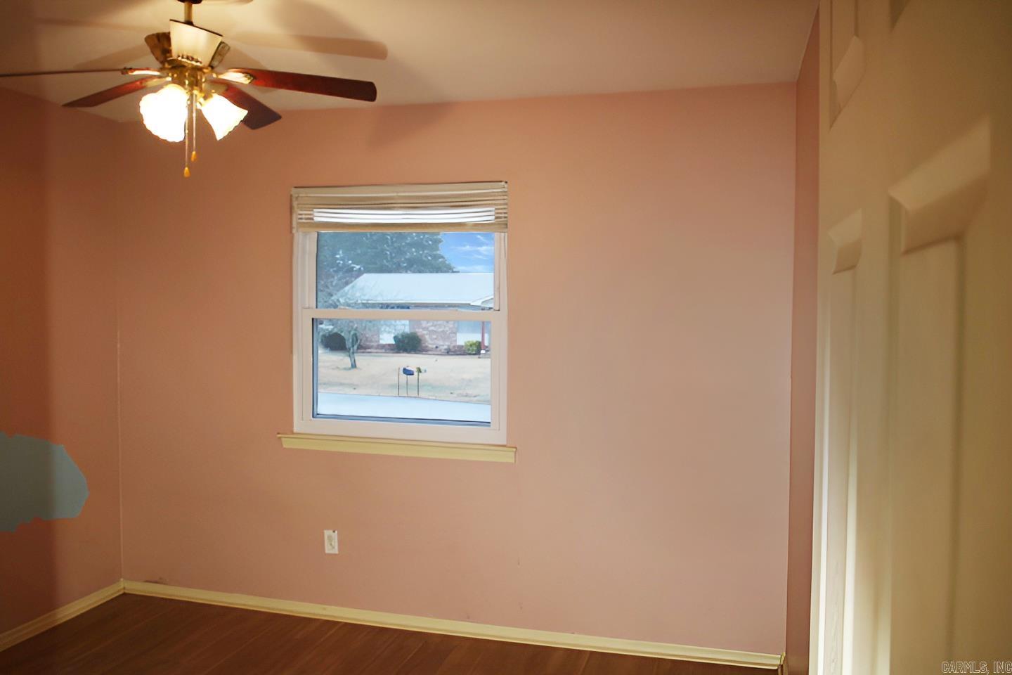 SARA LYNN - Residential