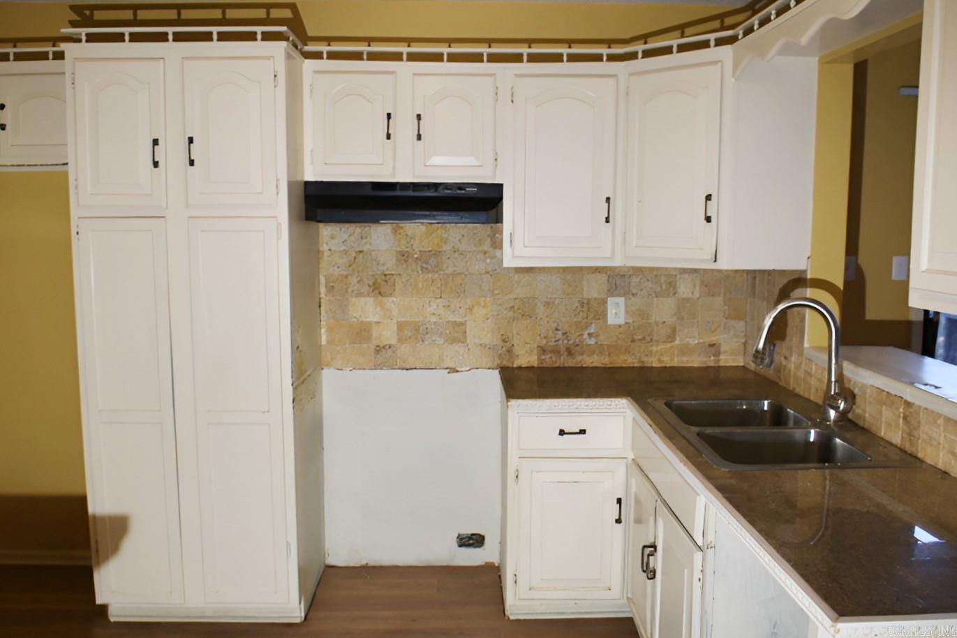 SARA LYNN - Residential