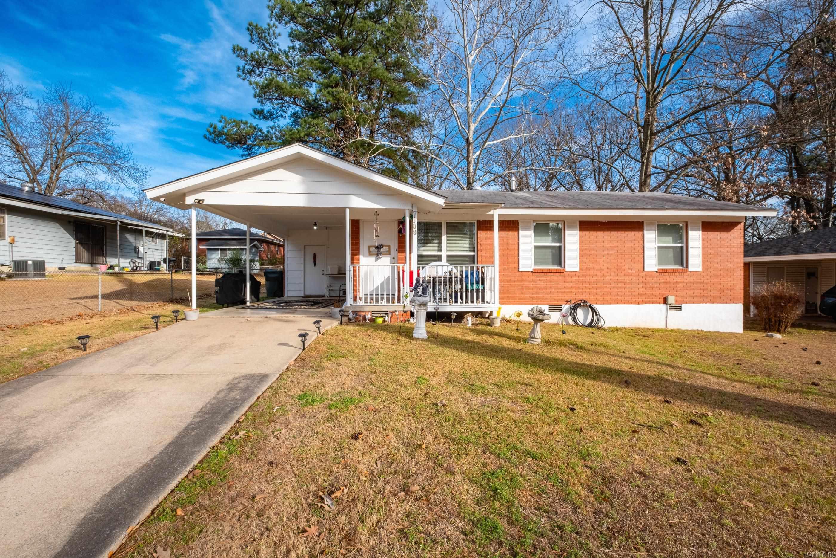 WAKEFIELD VILLAGE - Residential