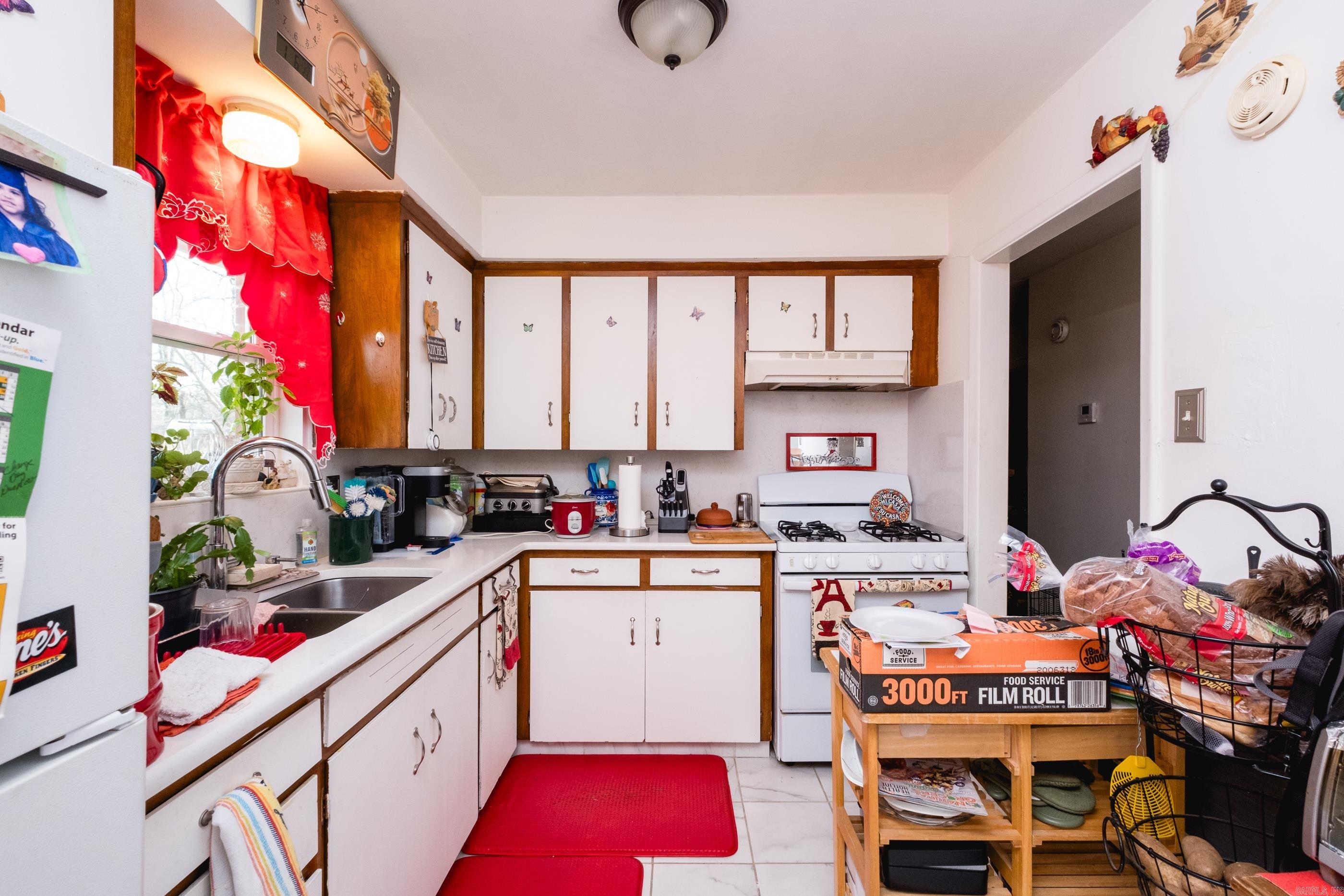 WAKEFIELD VILLAGE - Residential