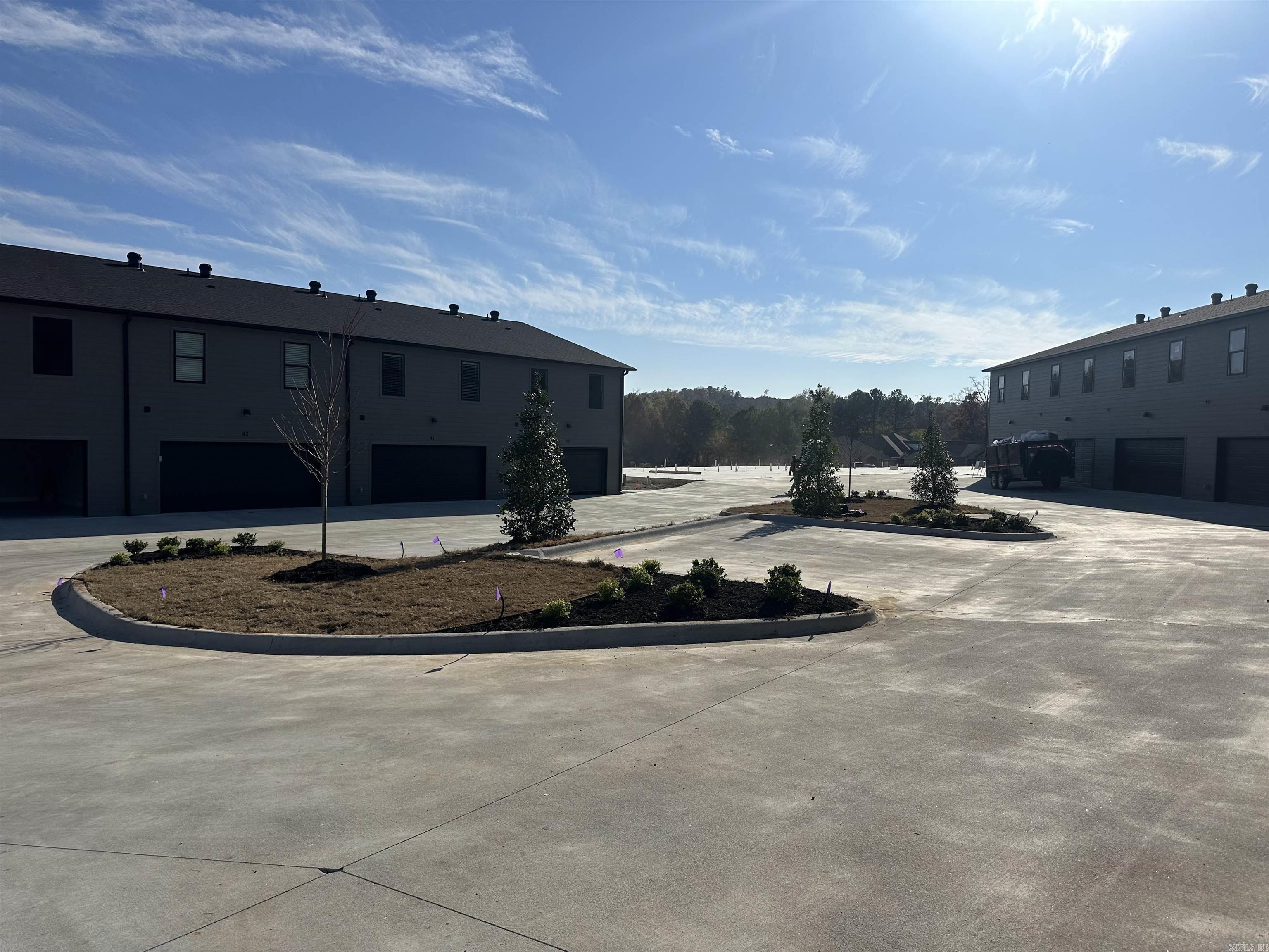 ISABELLE COURT - Residential