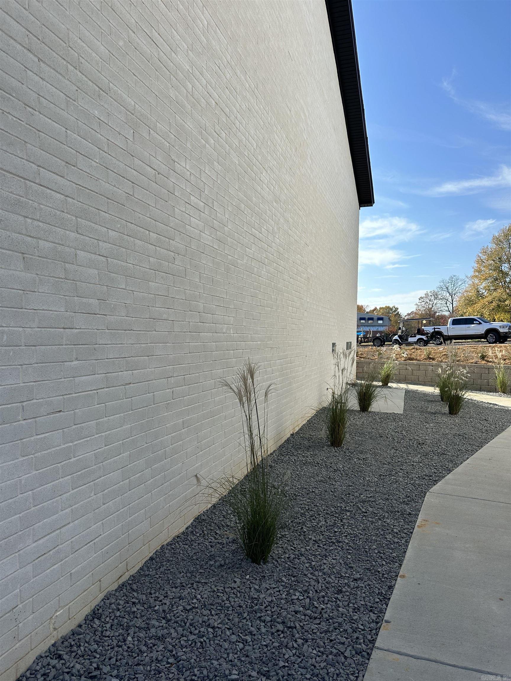 ISABELLE COURT - Residential