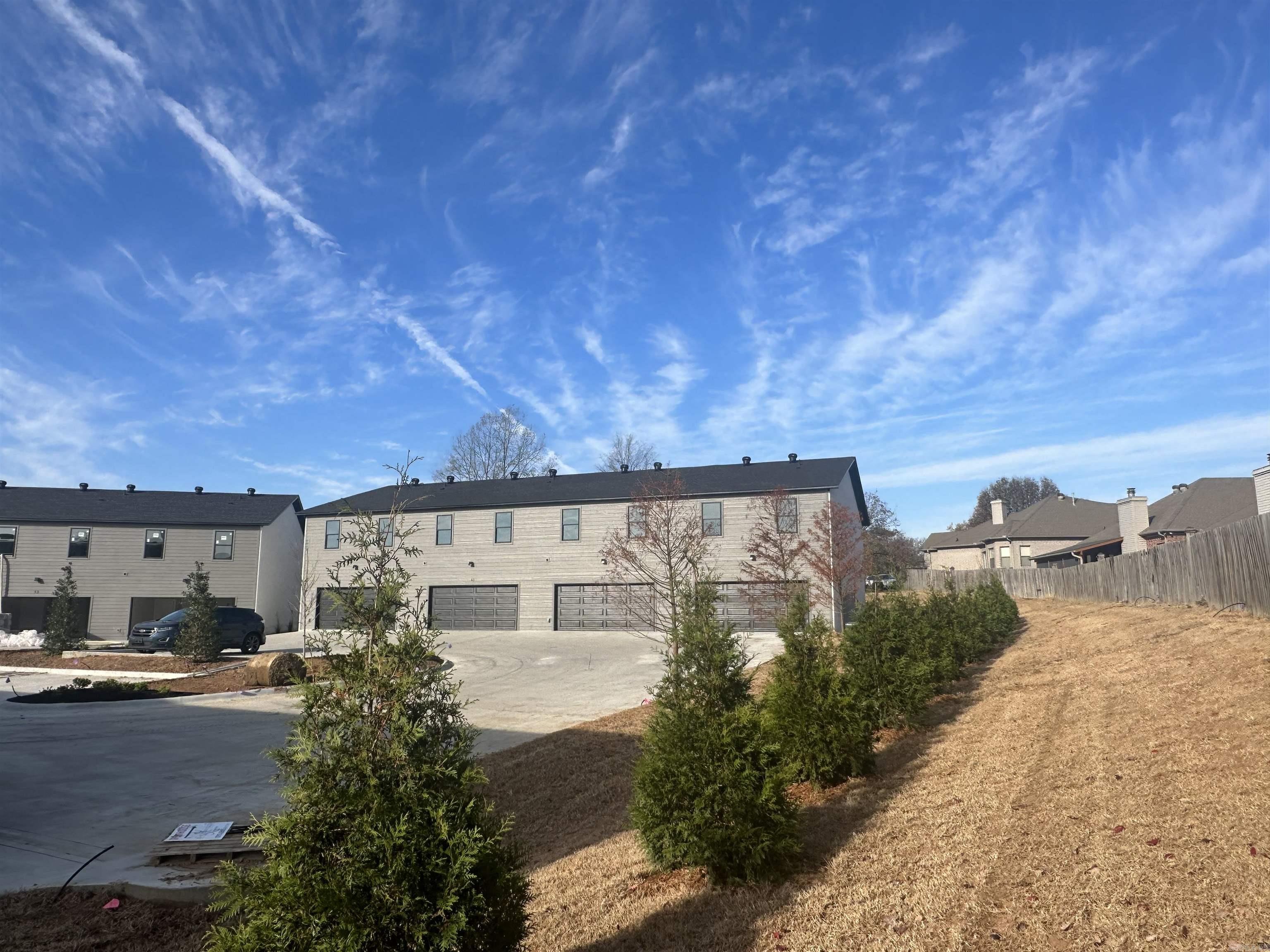 ISABELLE COURT - Residential