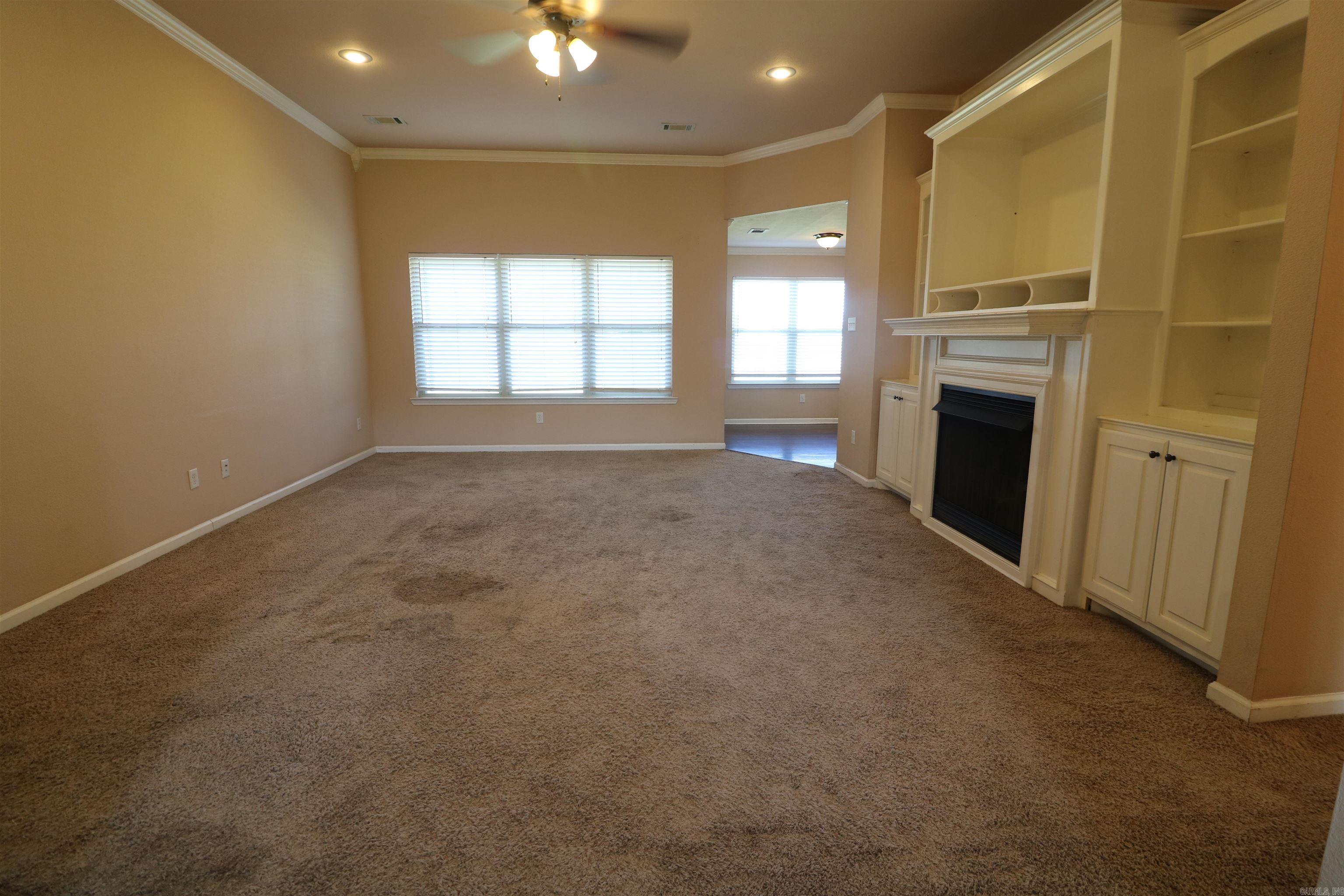 DEERFIELD ESTATES - Residential