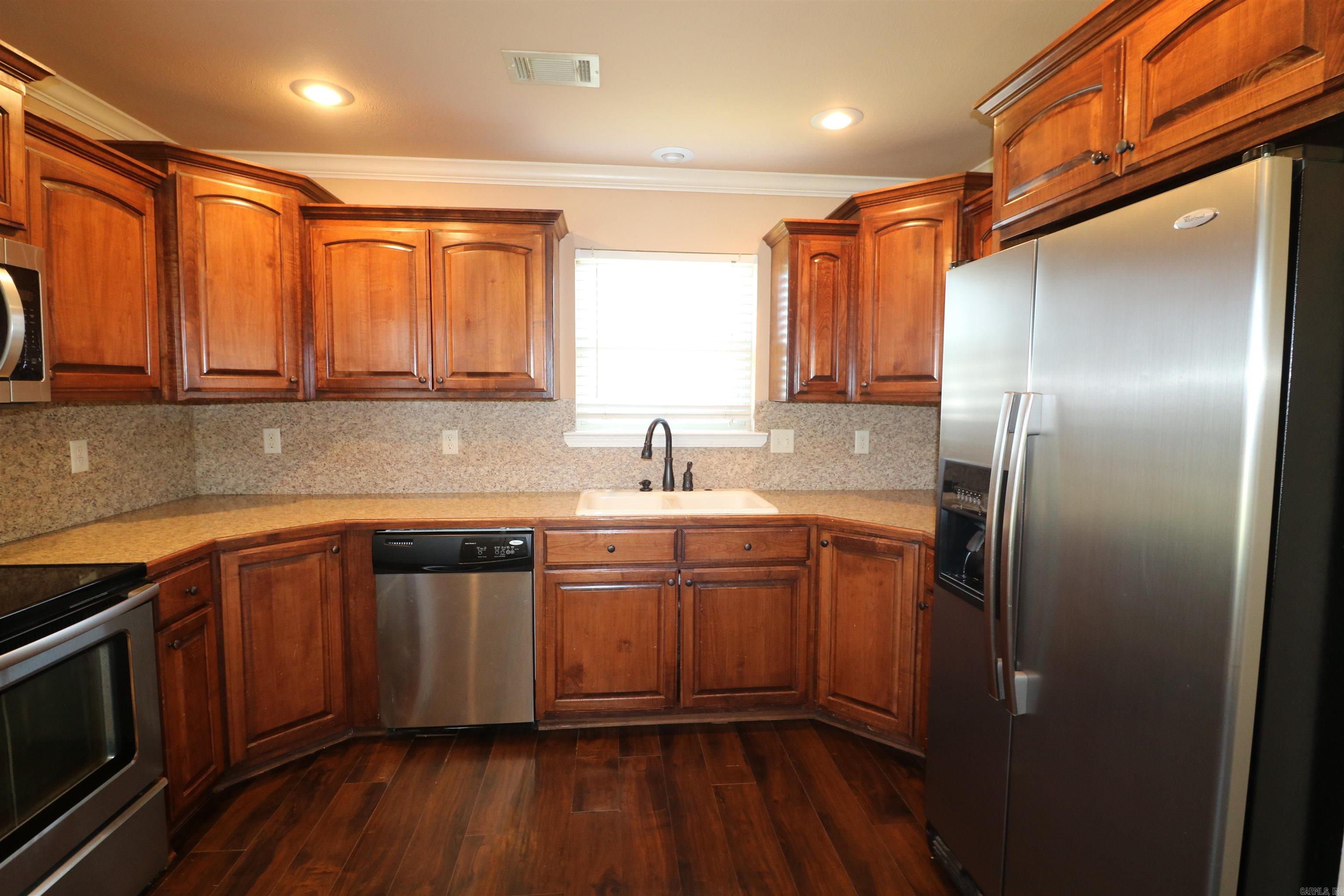 DEERFIELD ESTATES - Residential