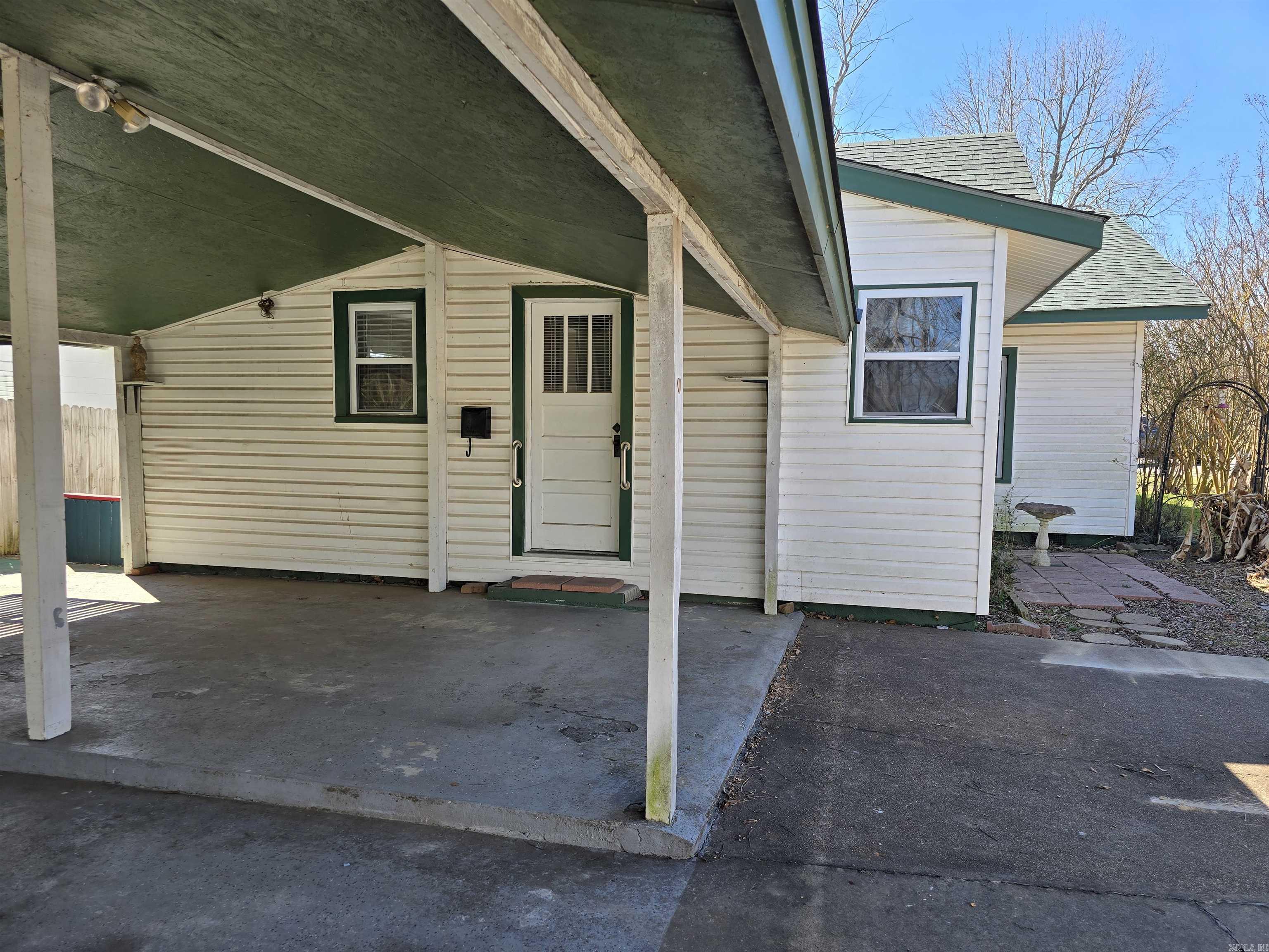 Mena Original - Residential