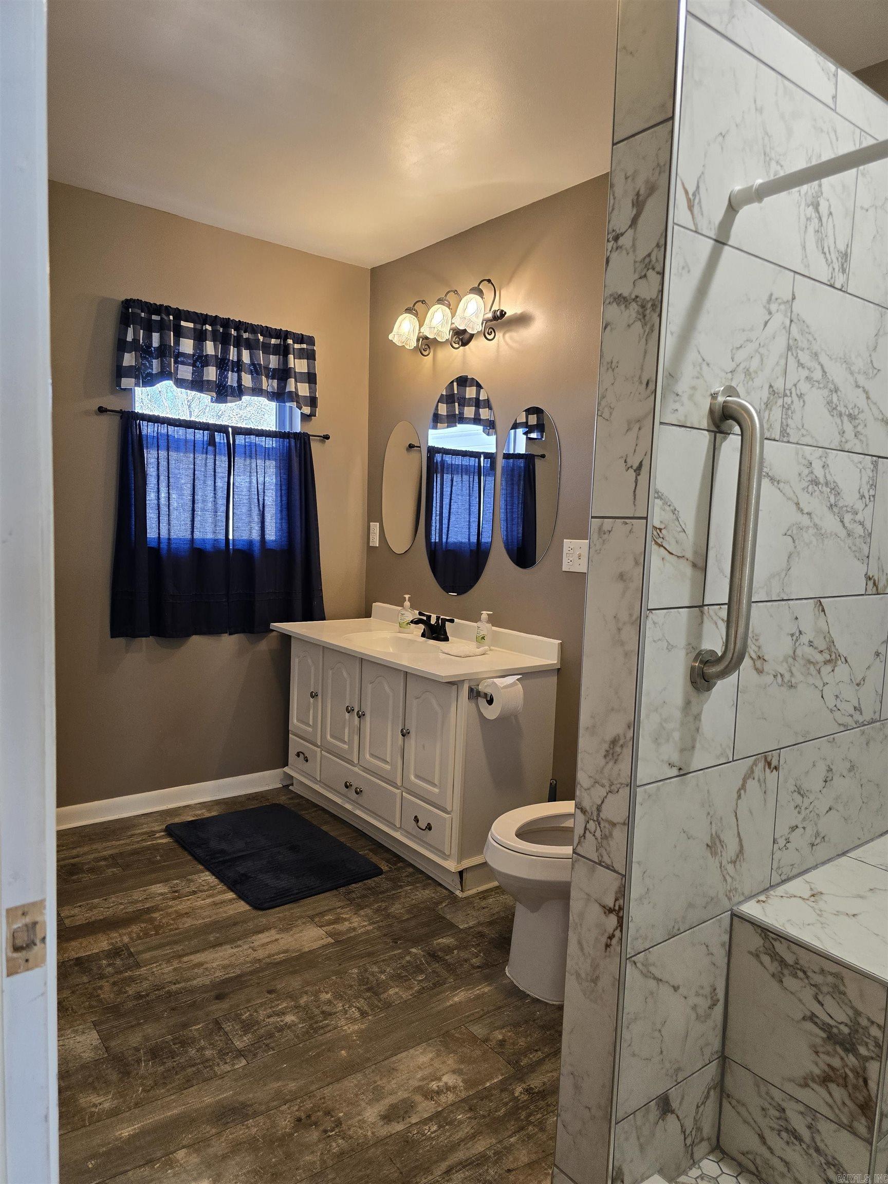 Mena Original - Residential