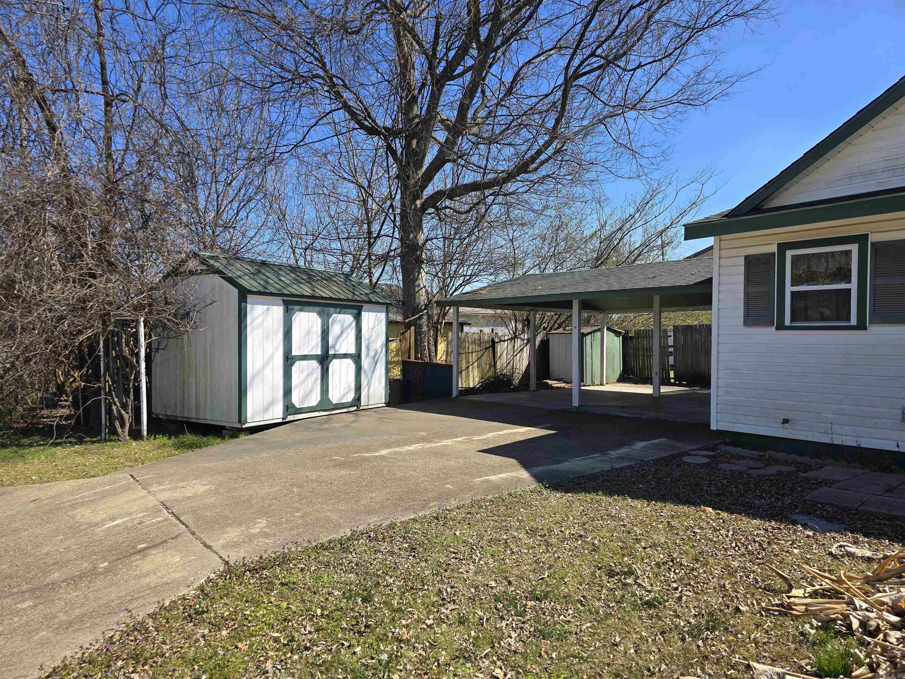 Mena Original - Residential