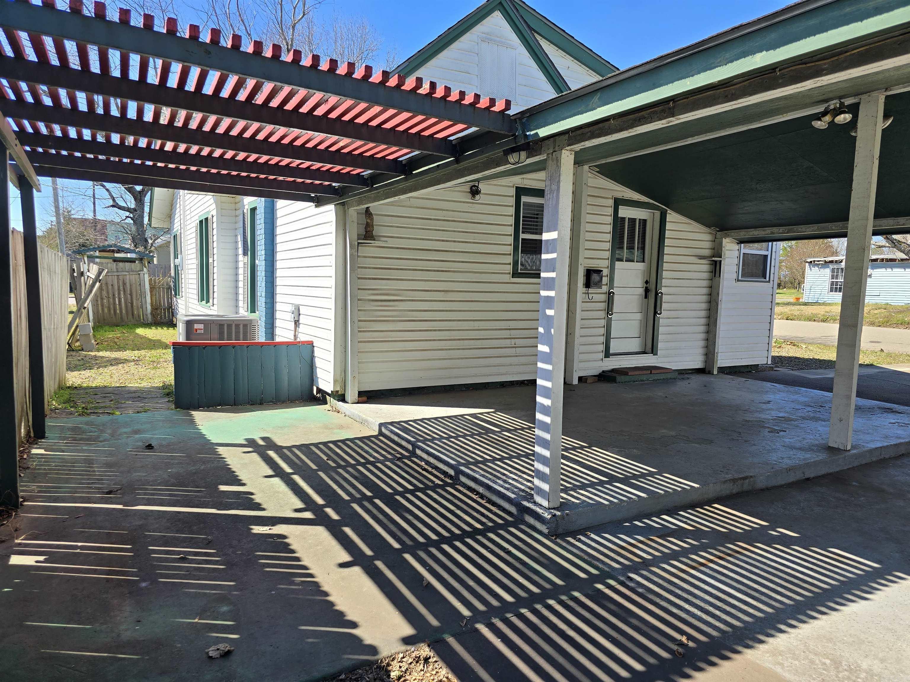 Mena Original - Residential