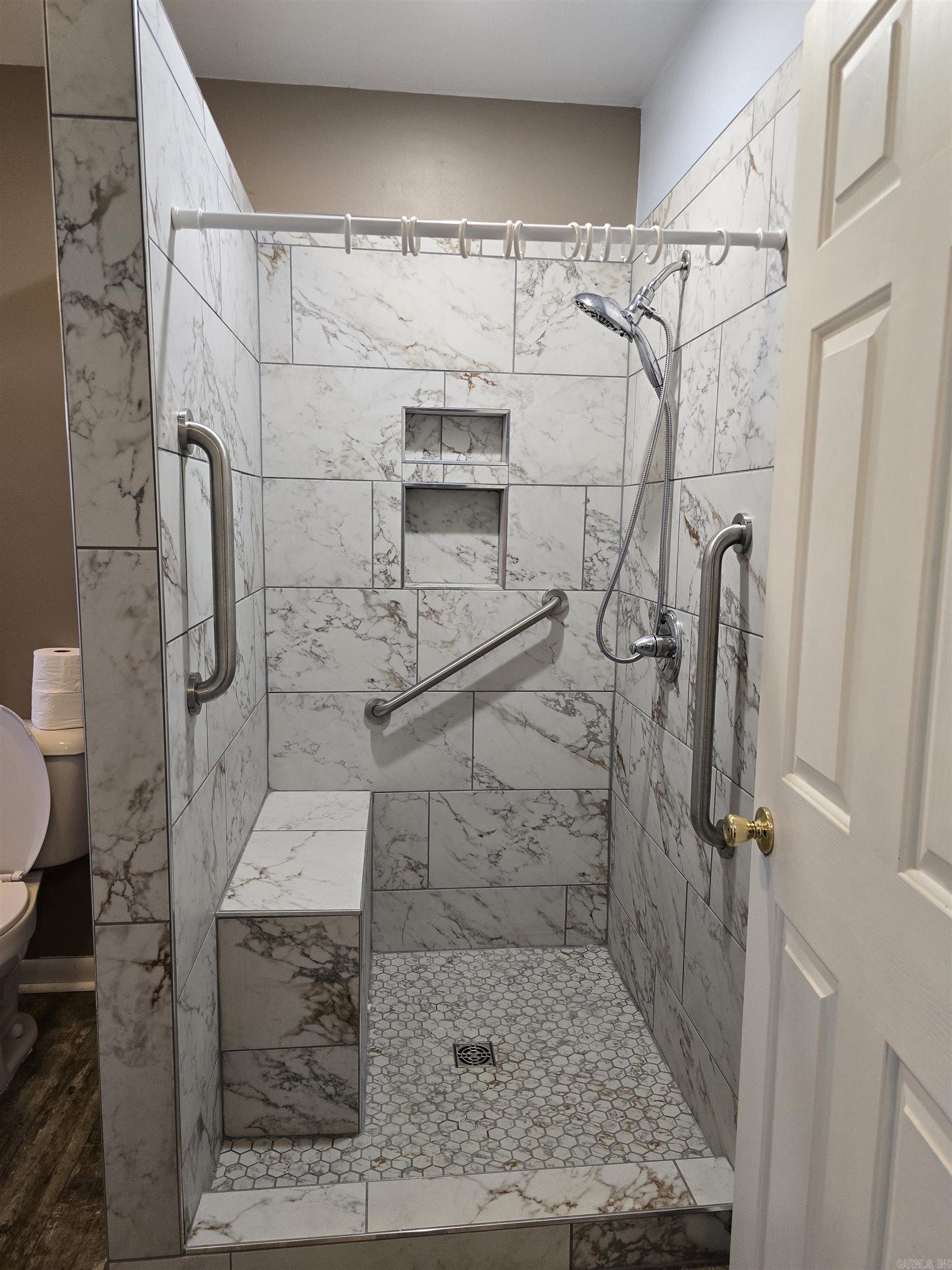 Mena Original - Residential