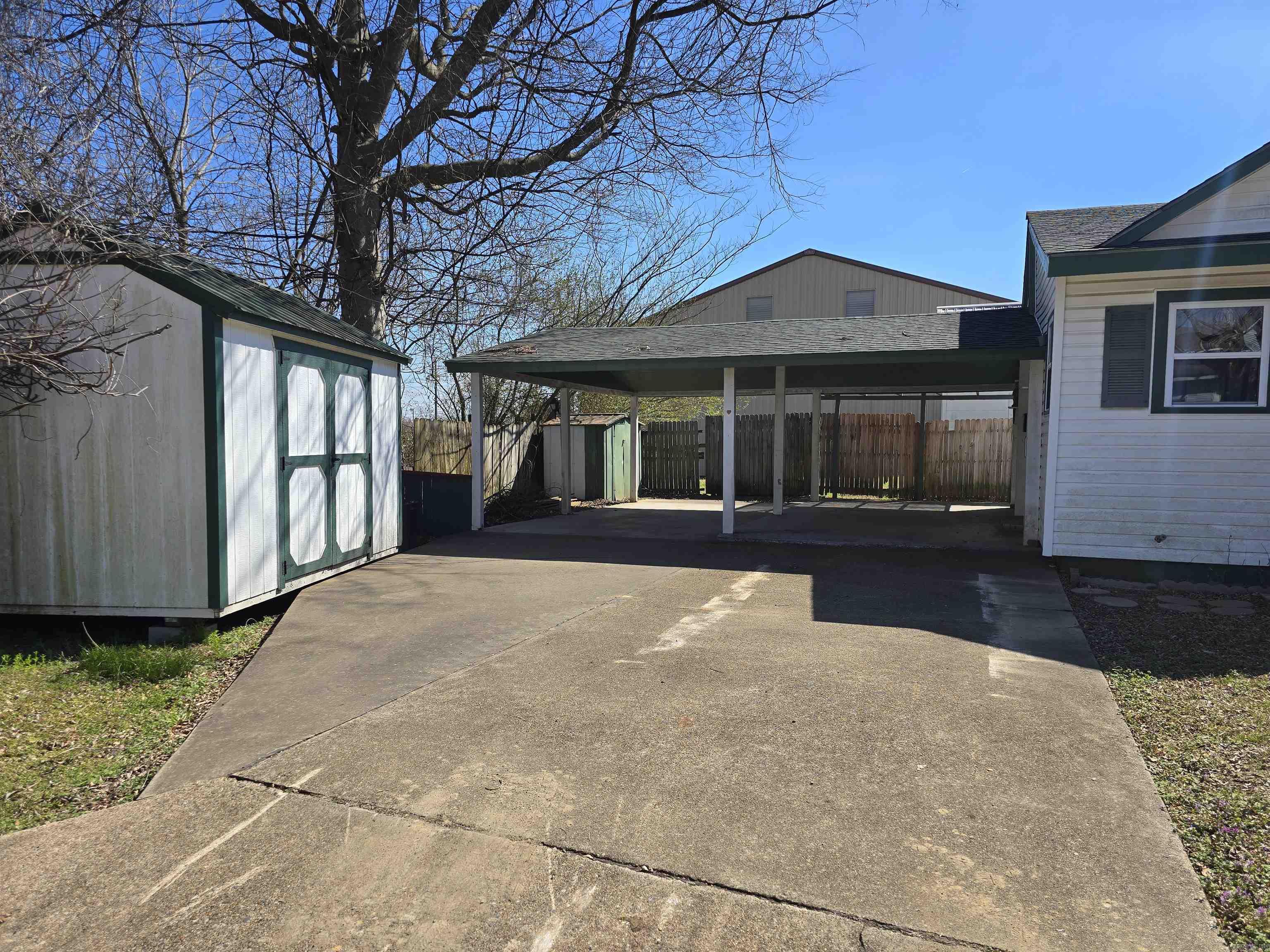 Mena Original - Residential