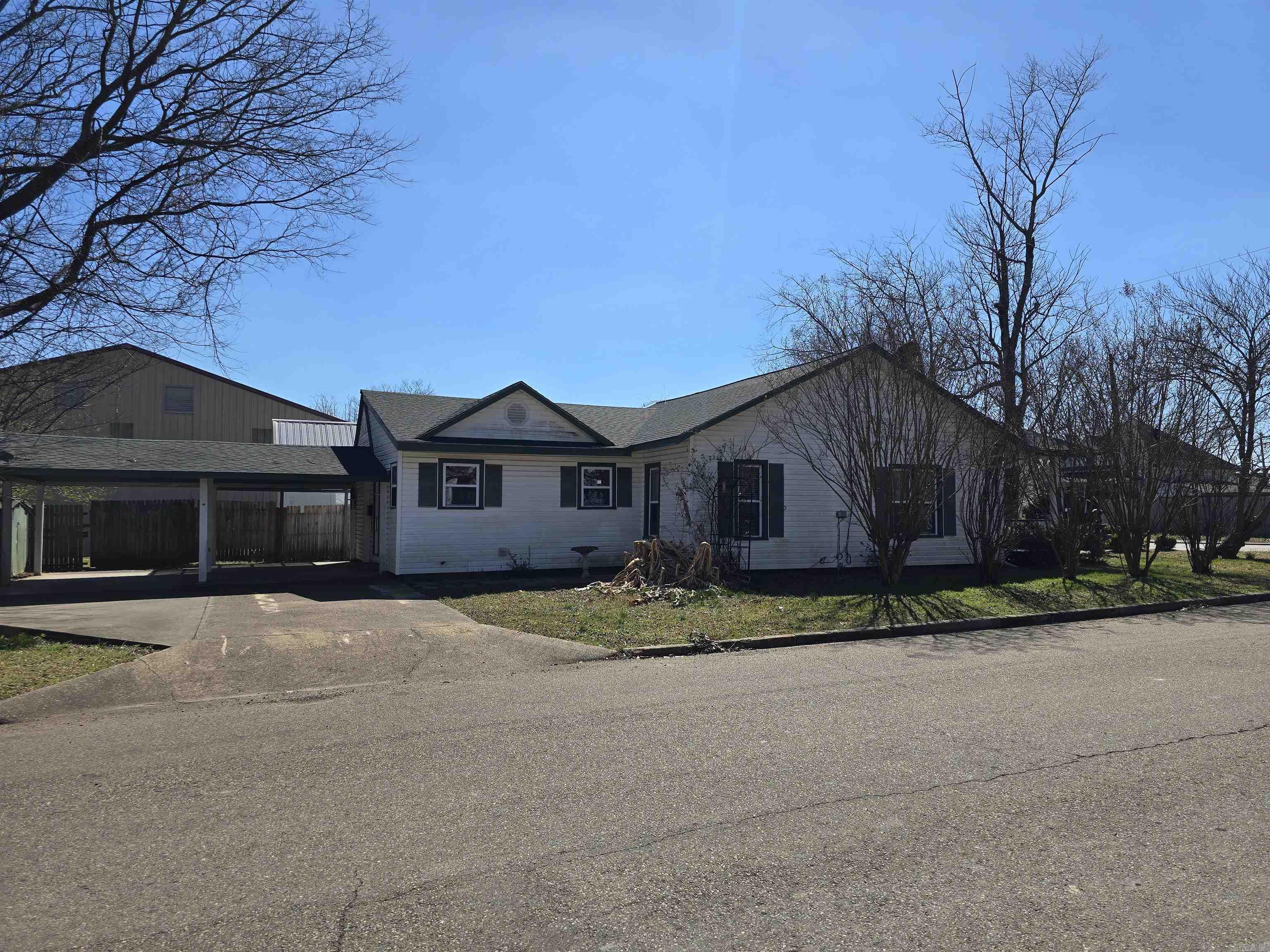 Mena Original - Residential