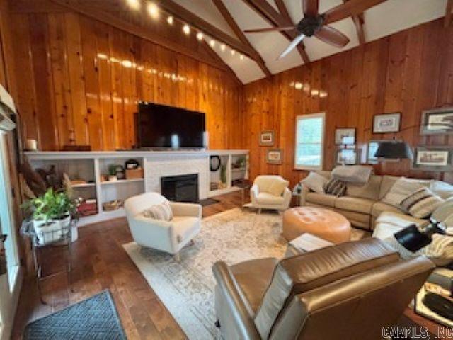 MELLORS 5TH - Residential