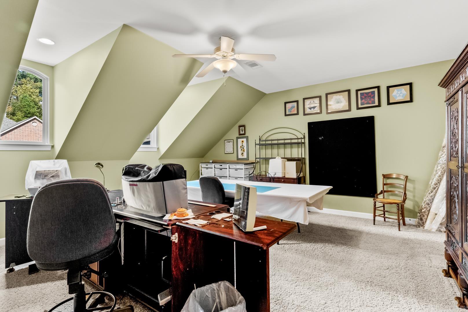 WOODLANDS EDGE - Residential