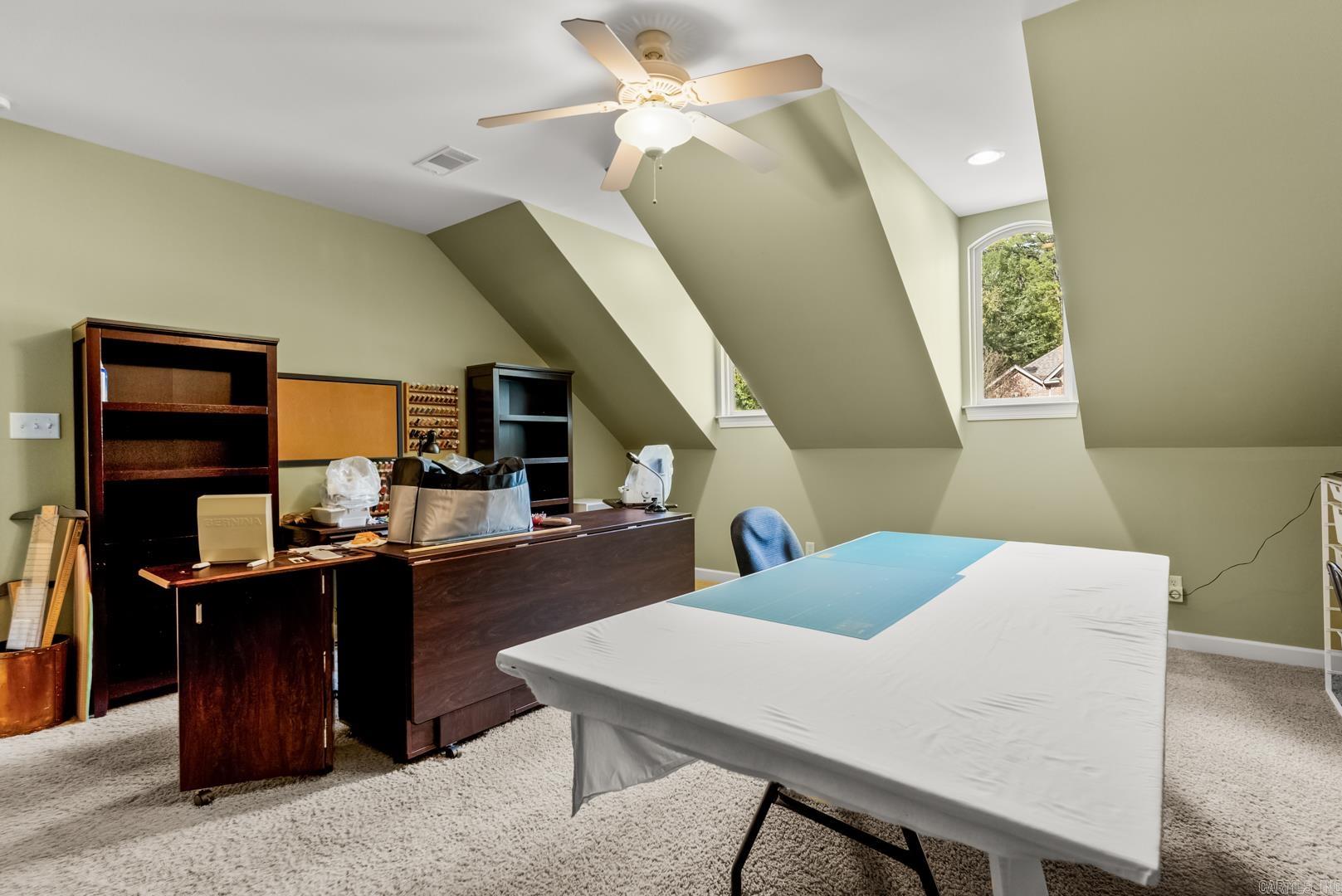 WOODLANDS EDGE - Residential