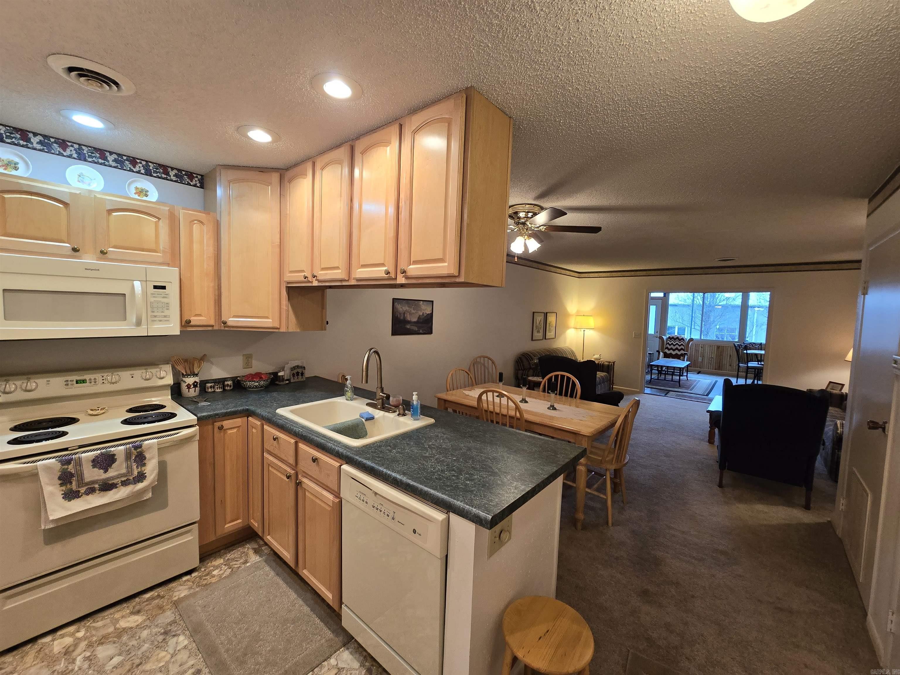 Lakewood Hills Condo - Residential