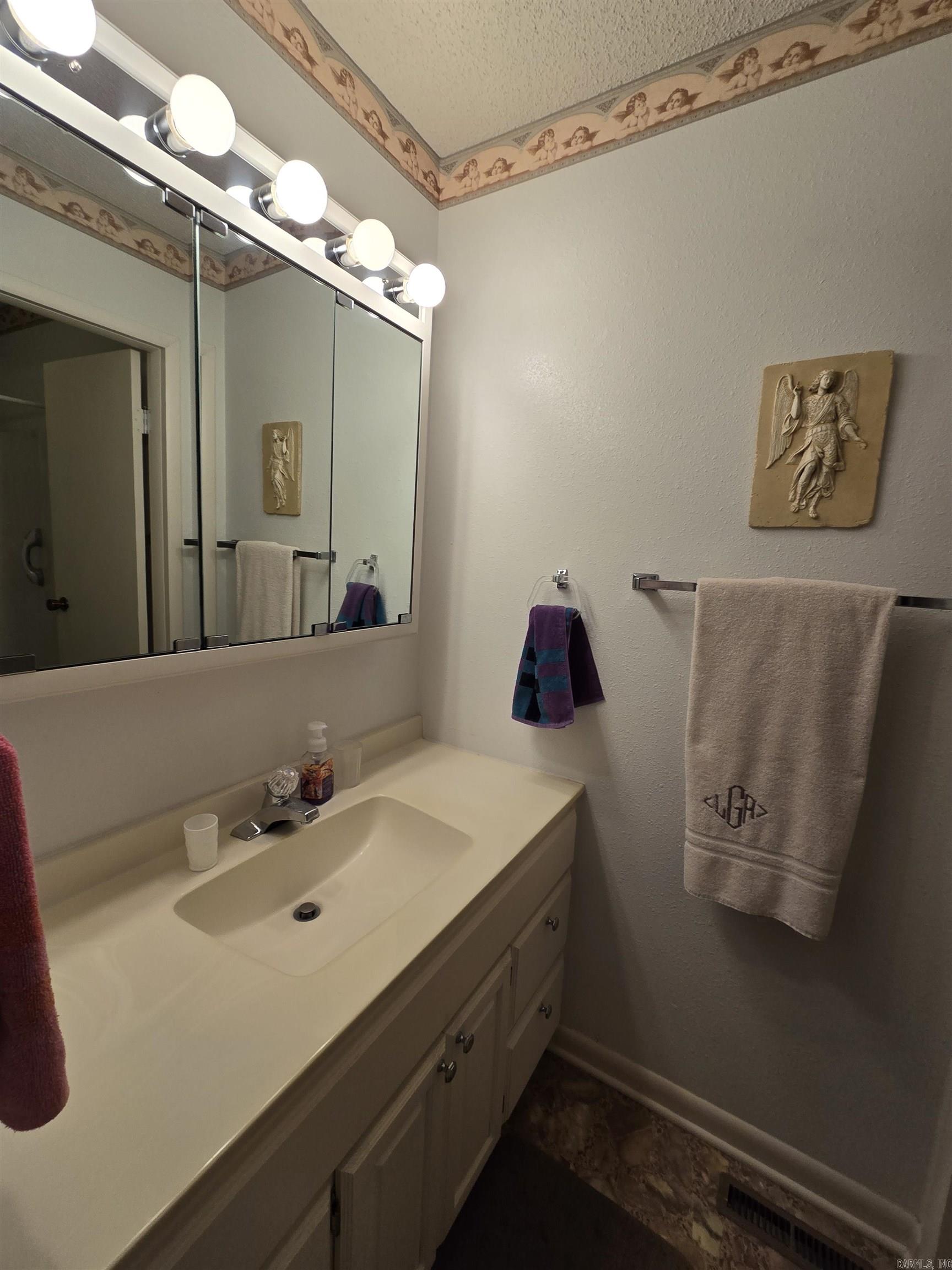 Lakewood Hills Condo - Residential