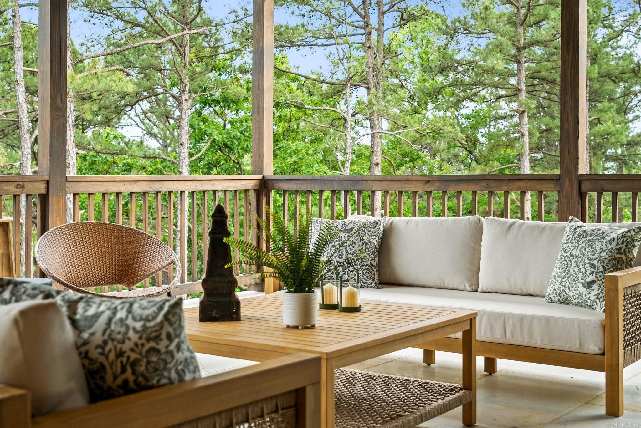CHENAL VALLEY "FALSTONE COURT" - Residential