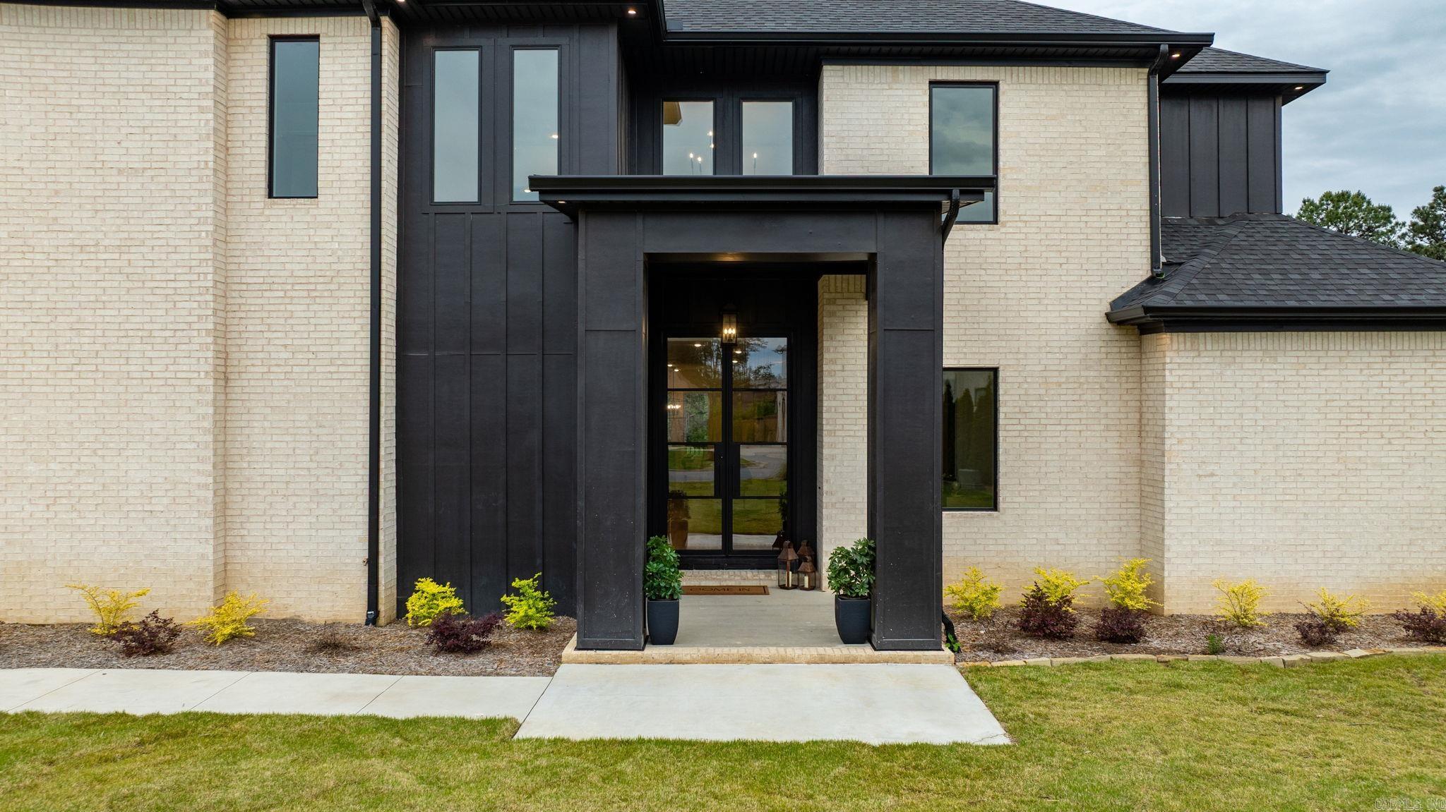 CHENAL VALLEY "FALSTONE COURT" - Residential