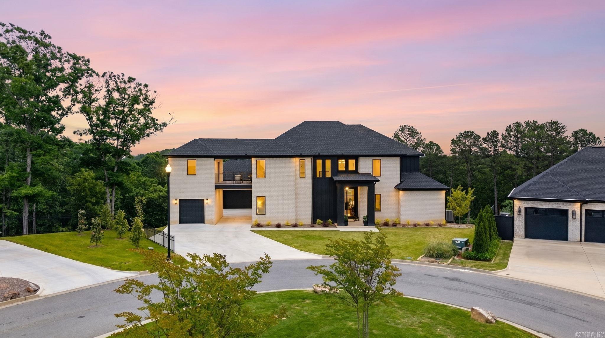 CHENAL VALLEY "FALSTONE COURT" - Residential