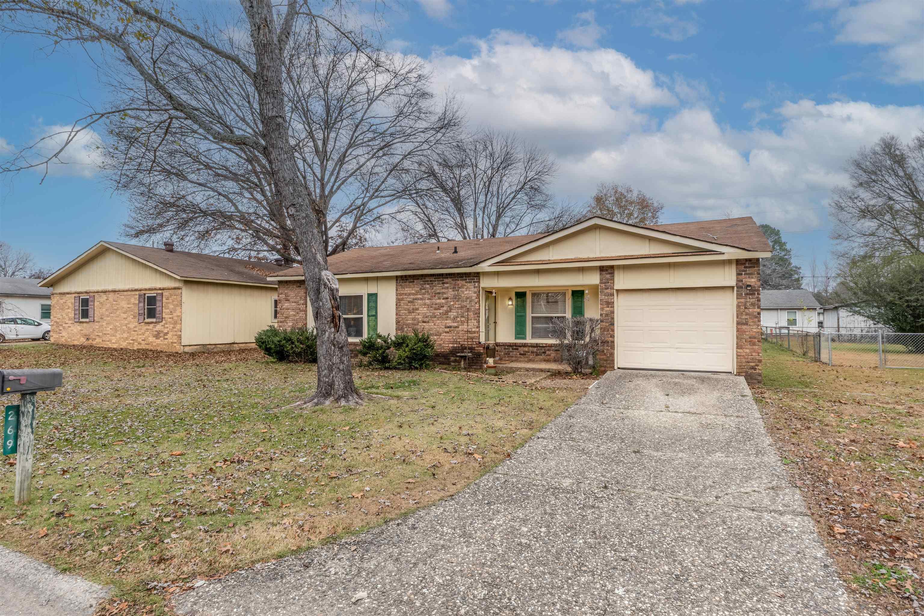 THE MEADOWS - Residential