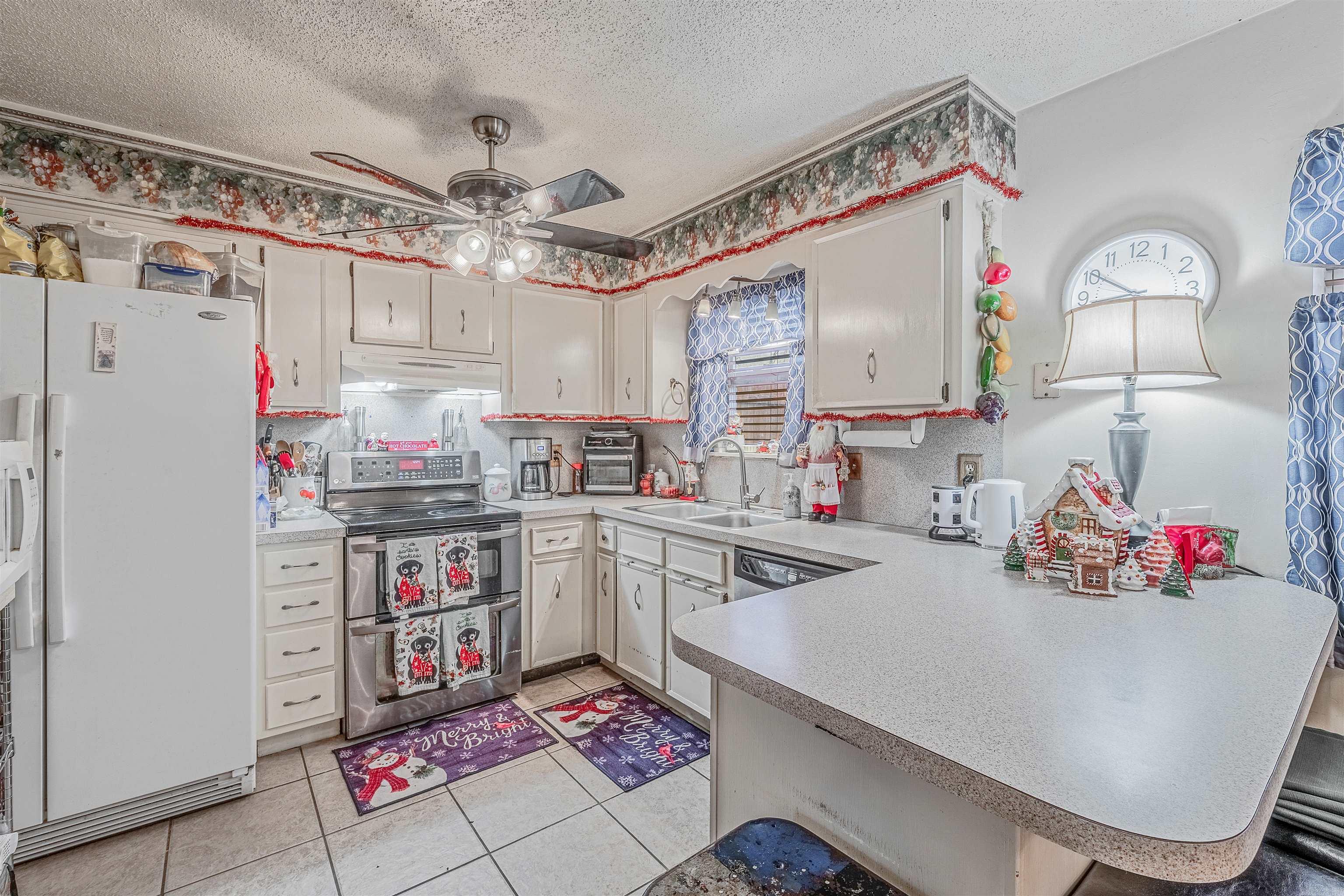 THE MEADOWS - Residential