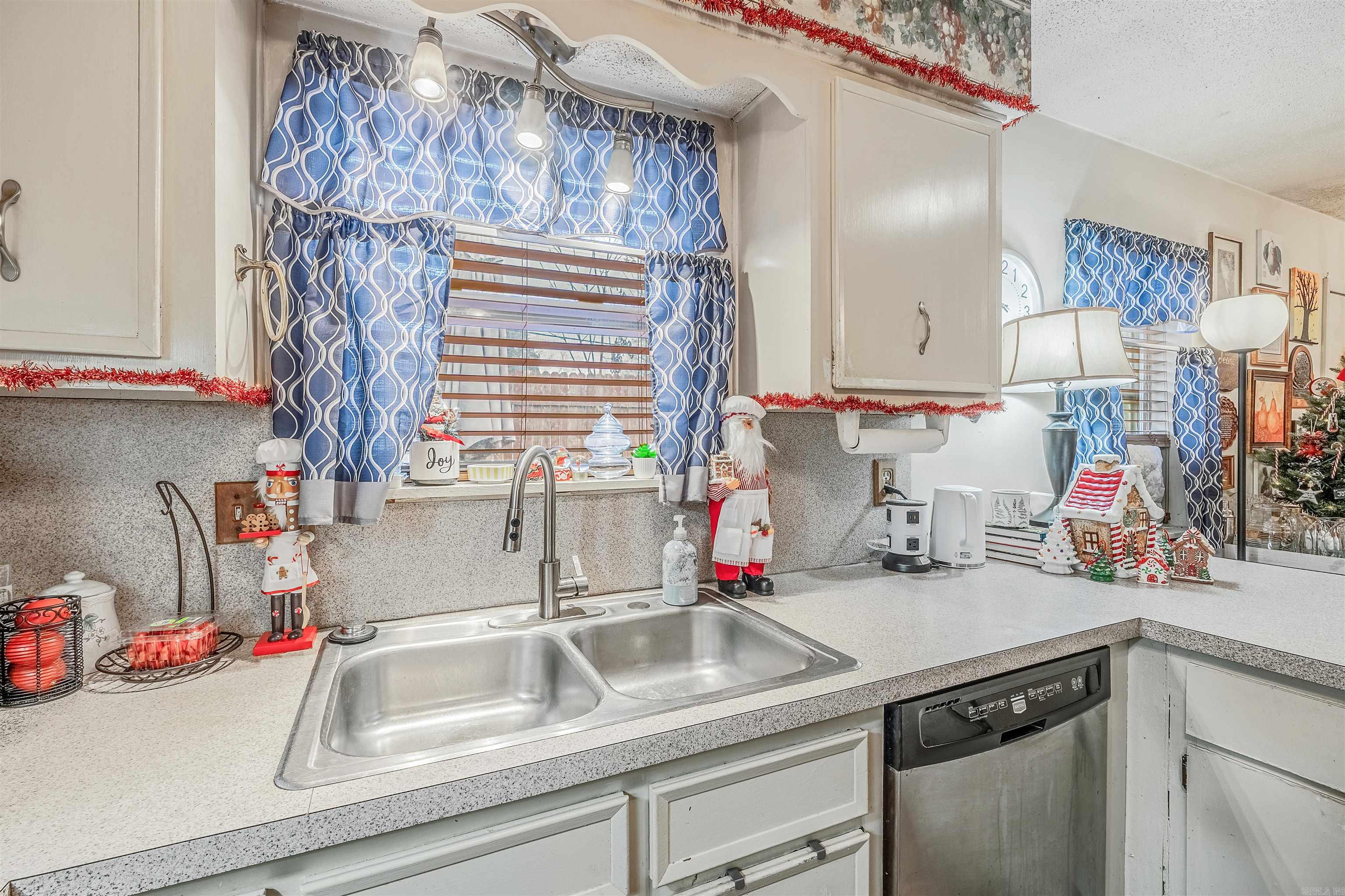 THE MEADOWS - Residential