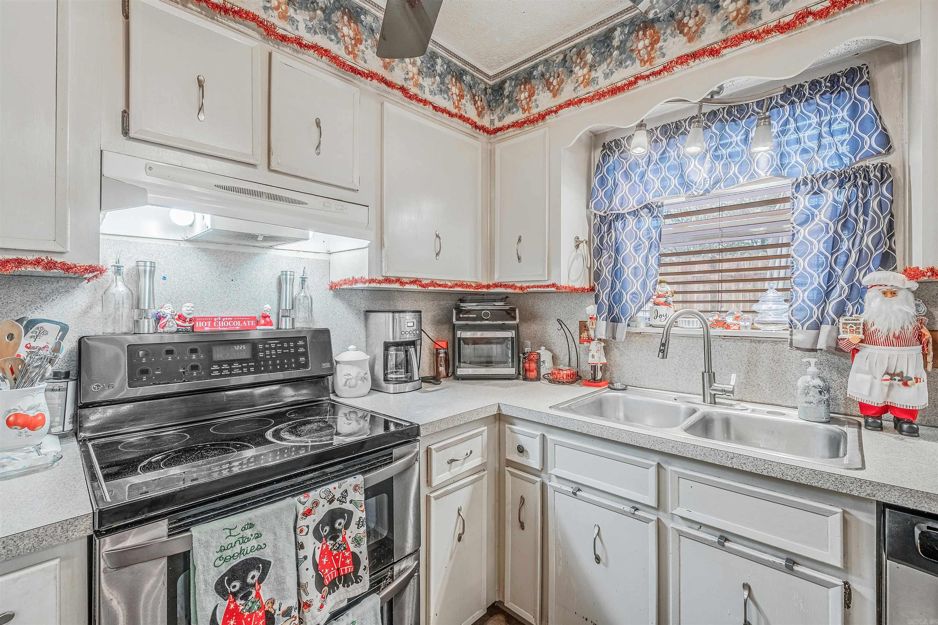 THE MEADOWS - Residential