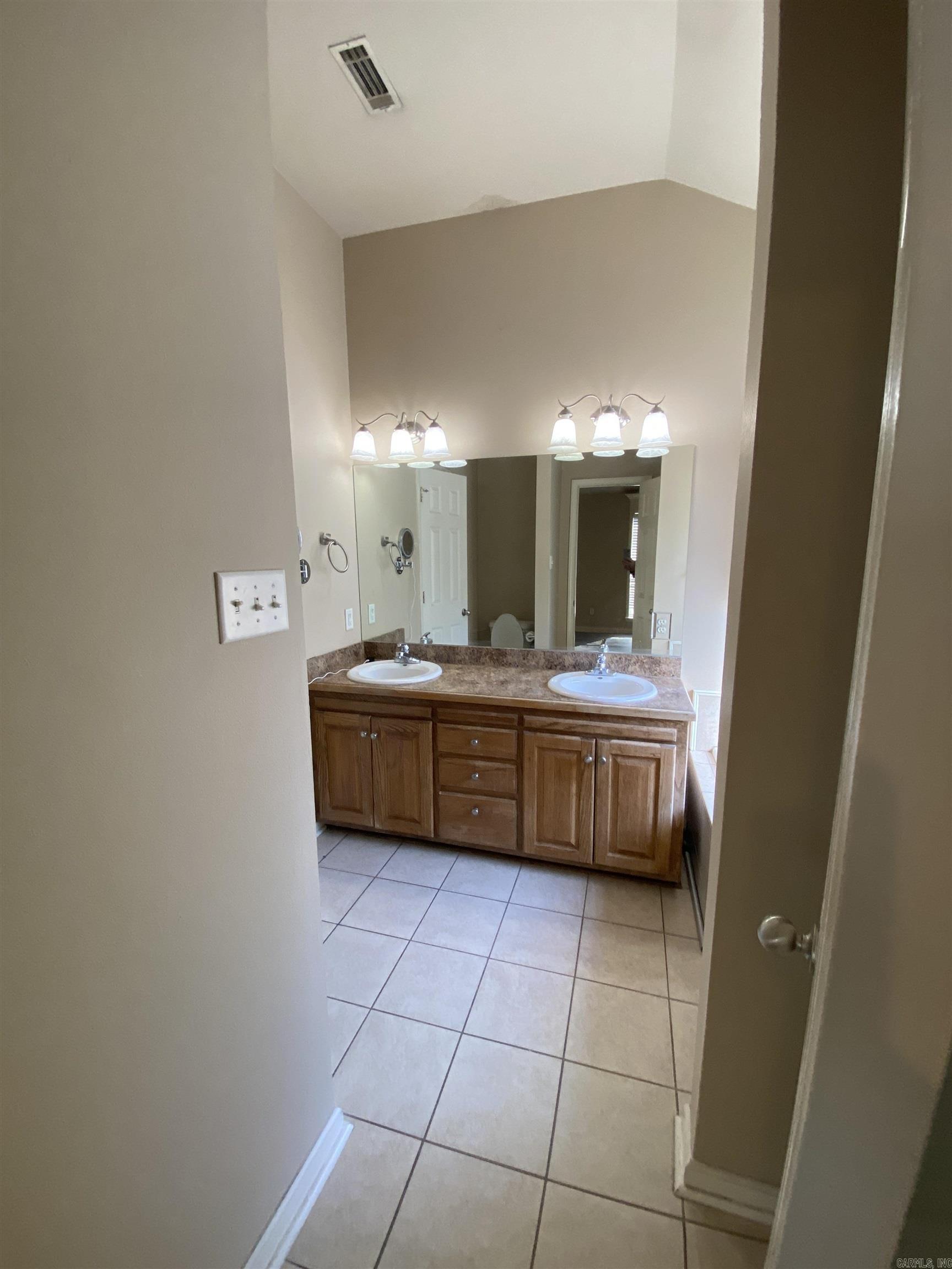 BARROW JOHN - Residential