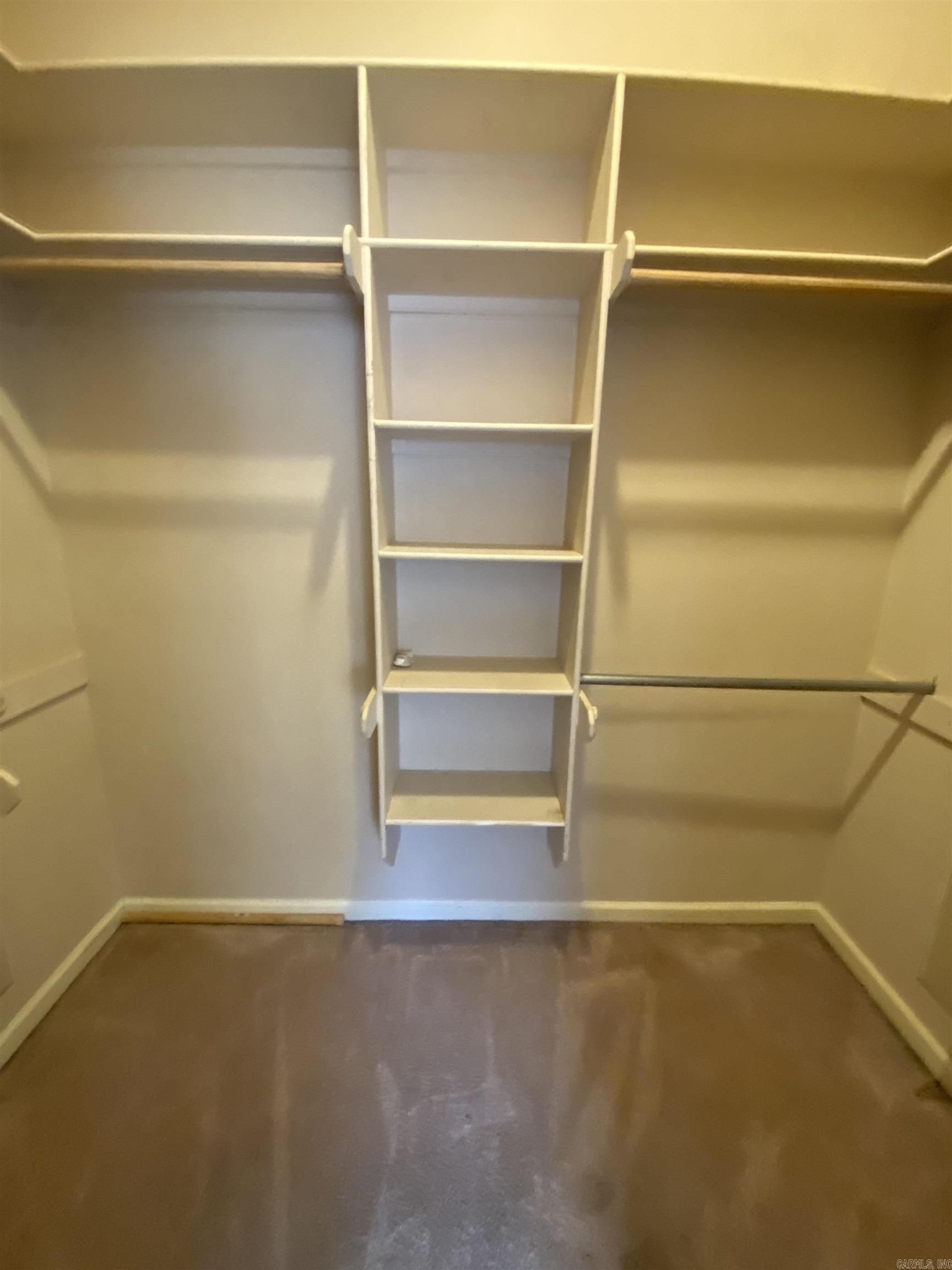 BARROW JOHN - Residential