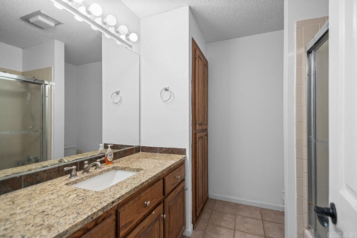 OAK MEADOWS - Residential