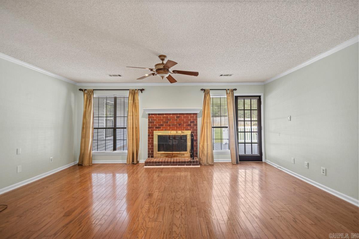 OAK MEADOWS - Residential