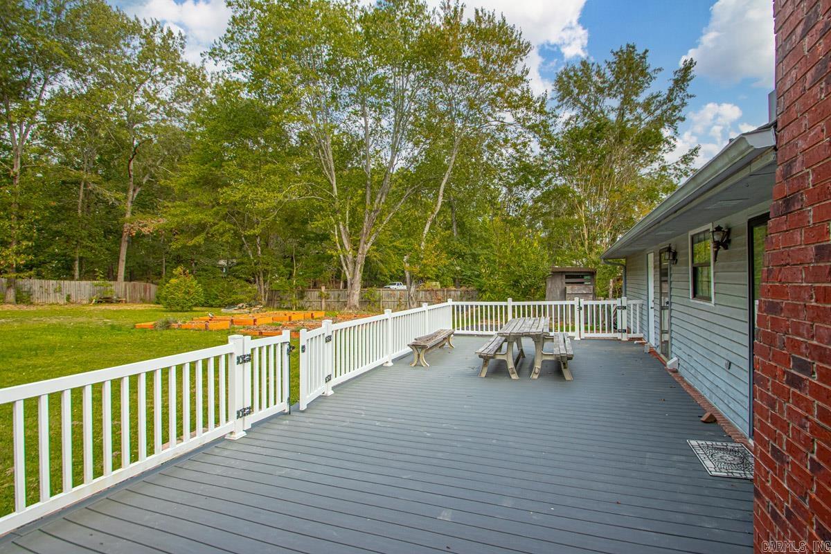 OAK MEADOWS - Residential