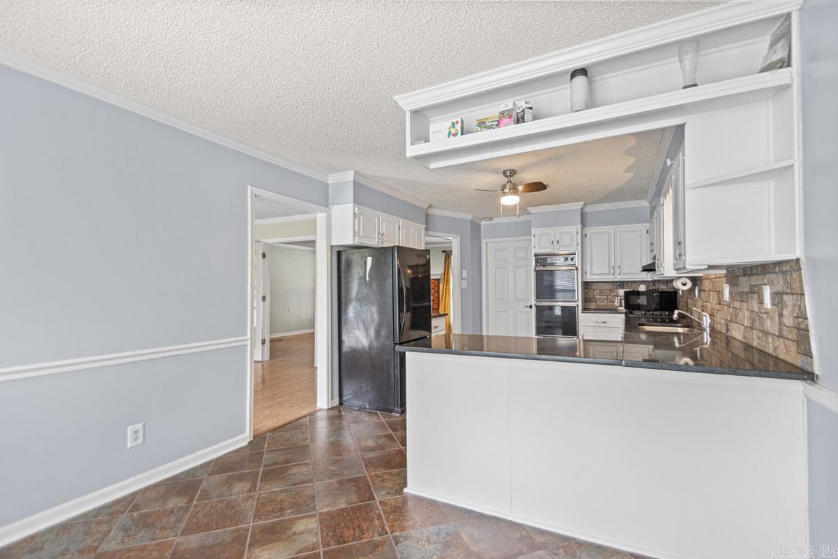 OAK MEADOWS - Residential