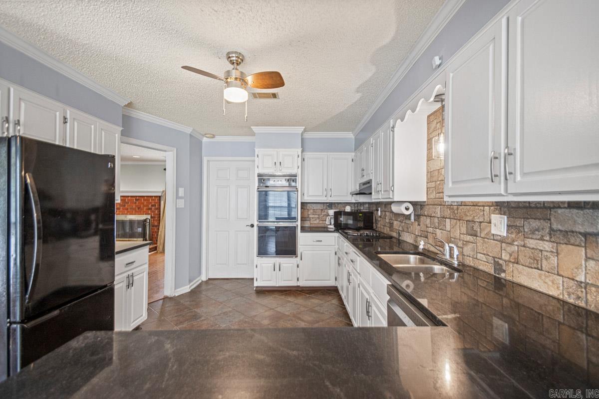 OAK MEADOWS - Residential