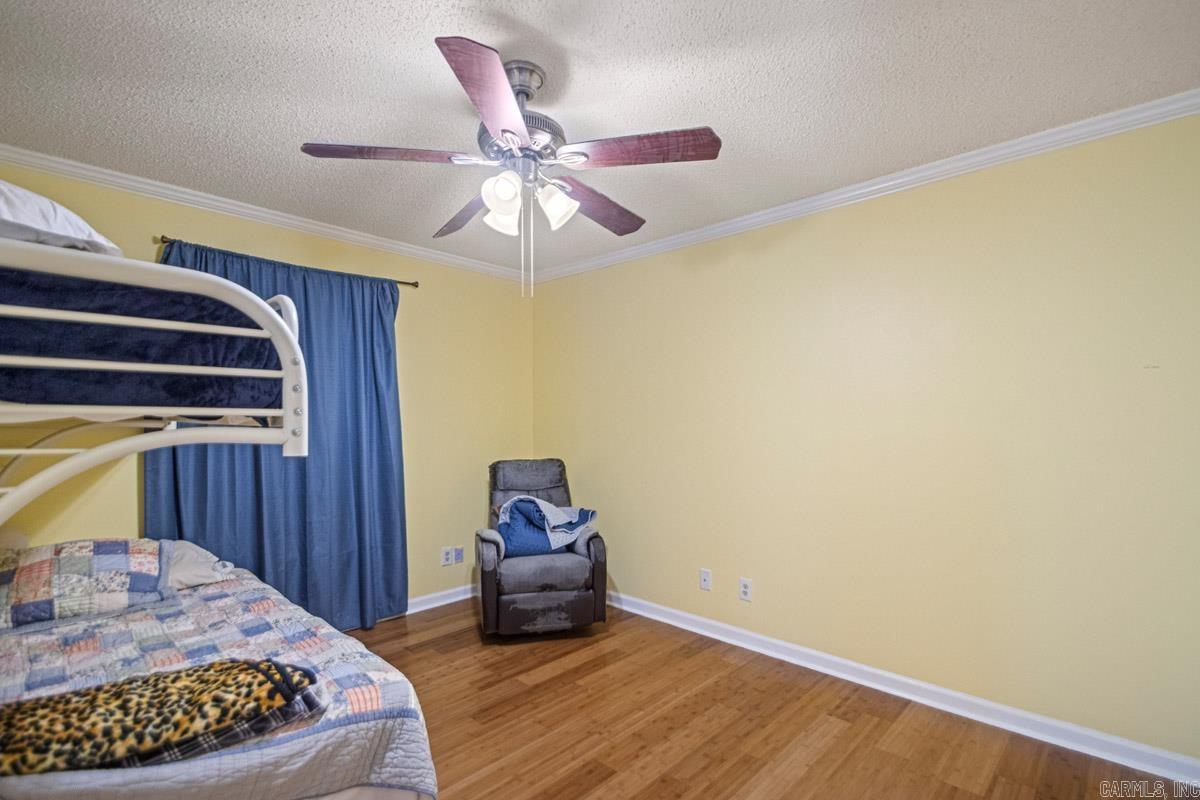 OAK MEADOWS - Residential