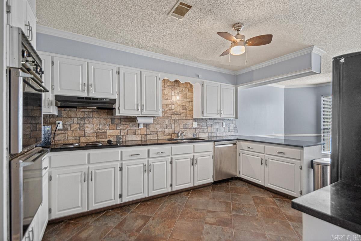 OAK MEADOWS - Residential