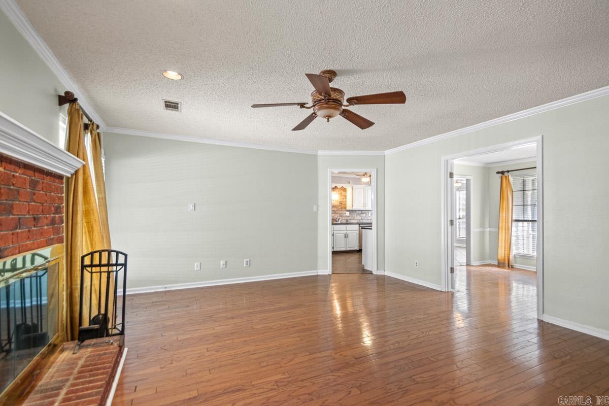 OAK MEADOWS - Residential