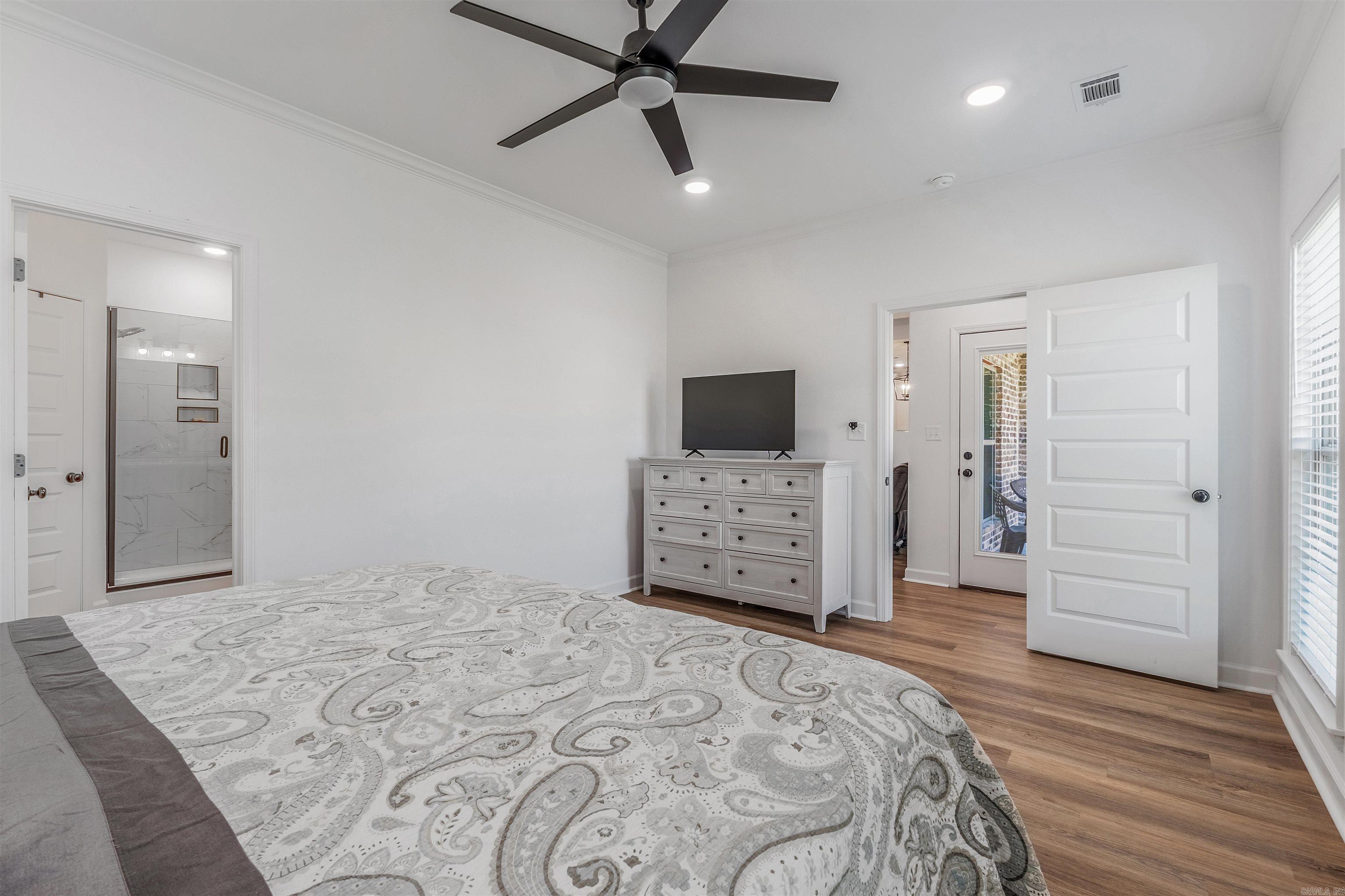 EAST MEADOW - Residential