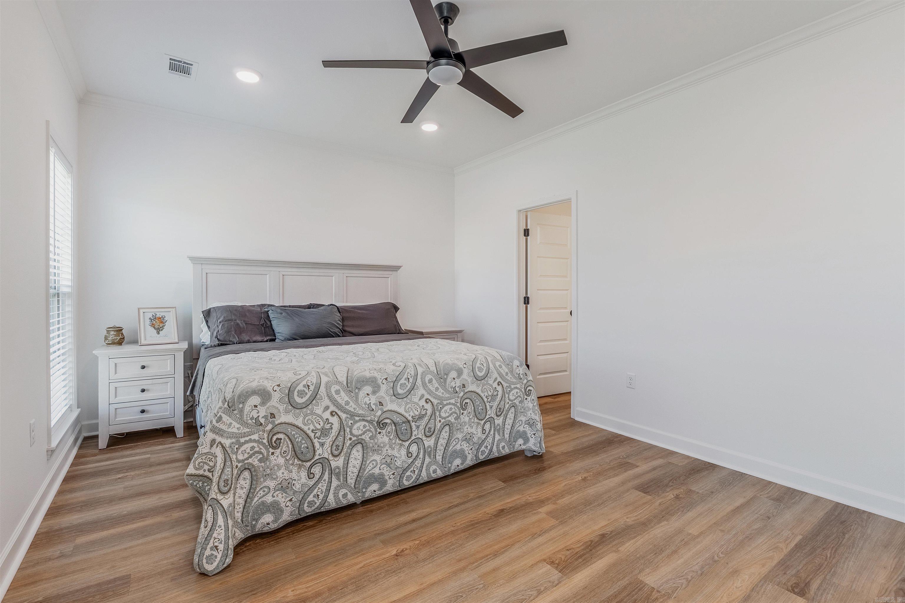 EAST MEADOW - Residential