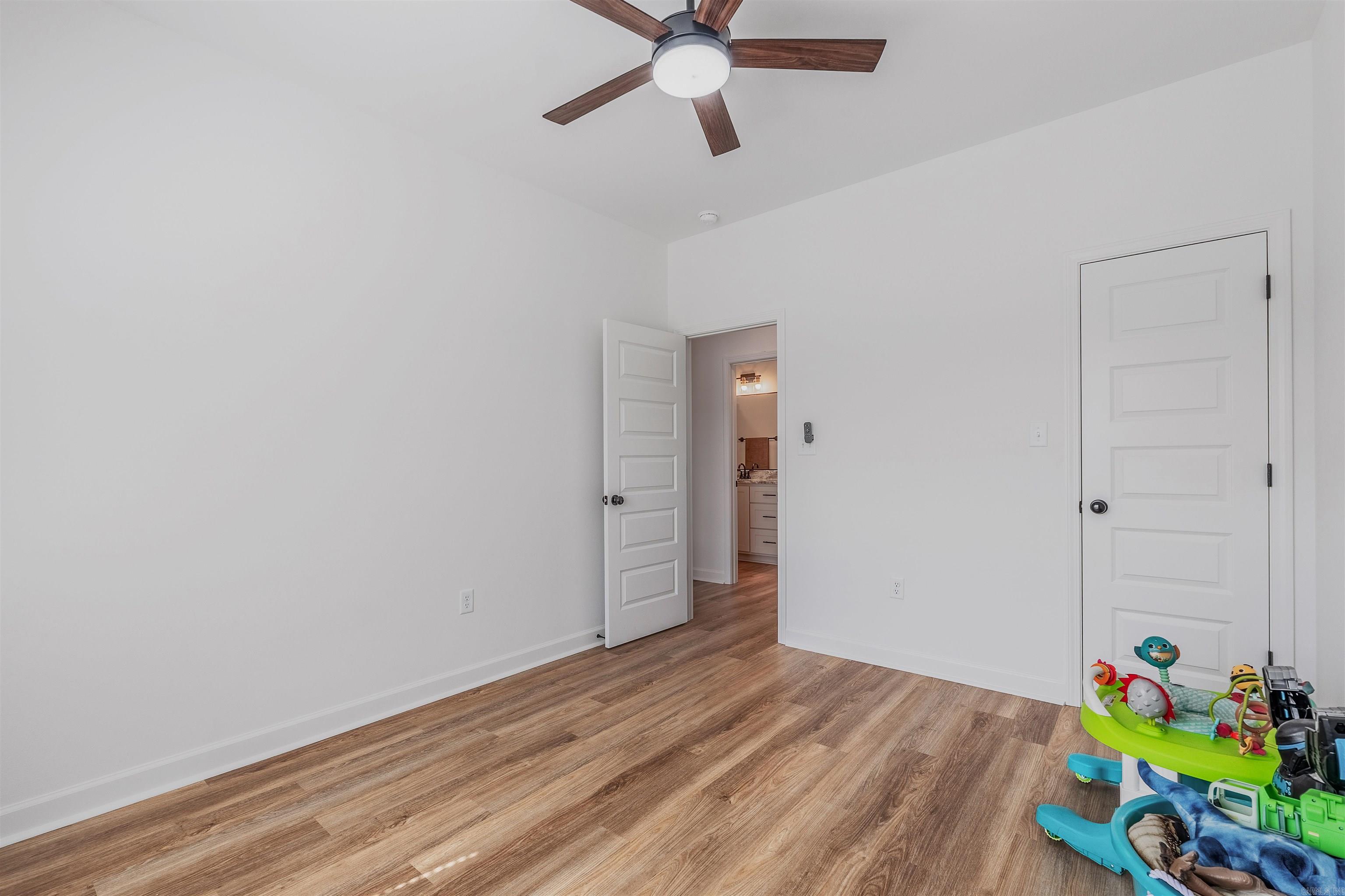 EAST MEADOW - Residential