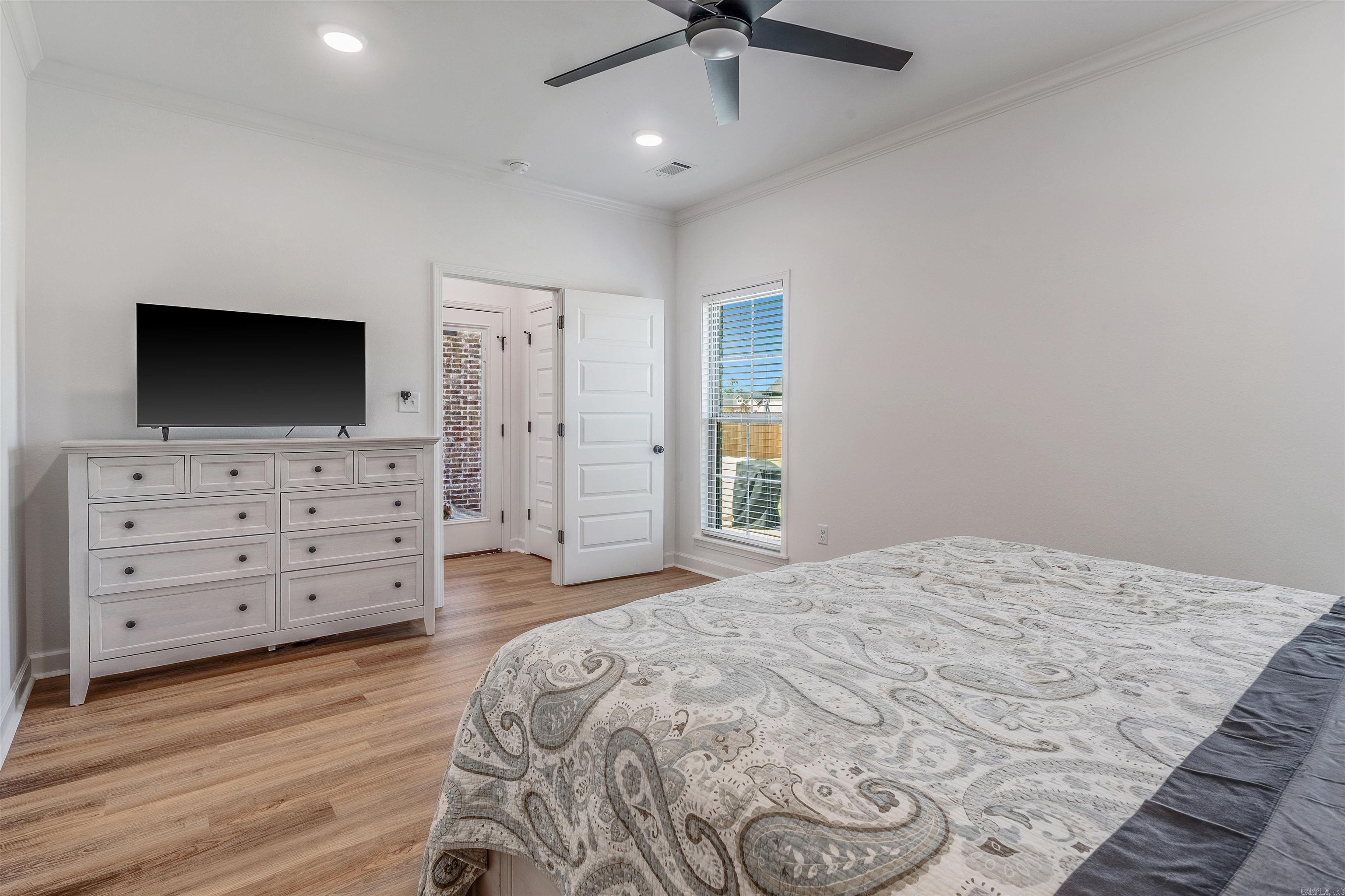 EAST MEADOW - Residential