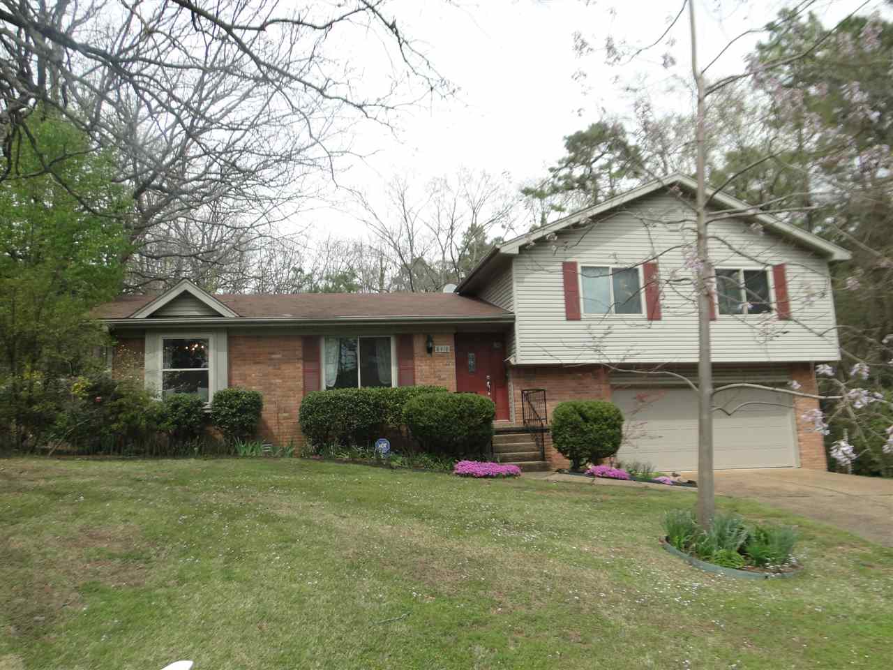 LEAWOOD MANOR - Residential