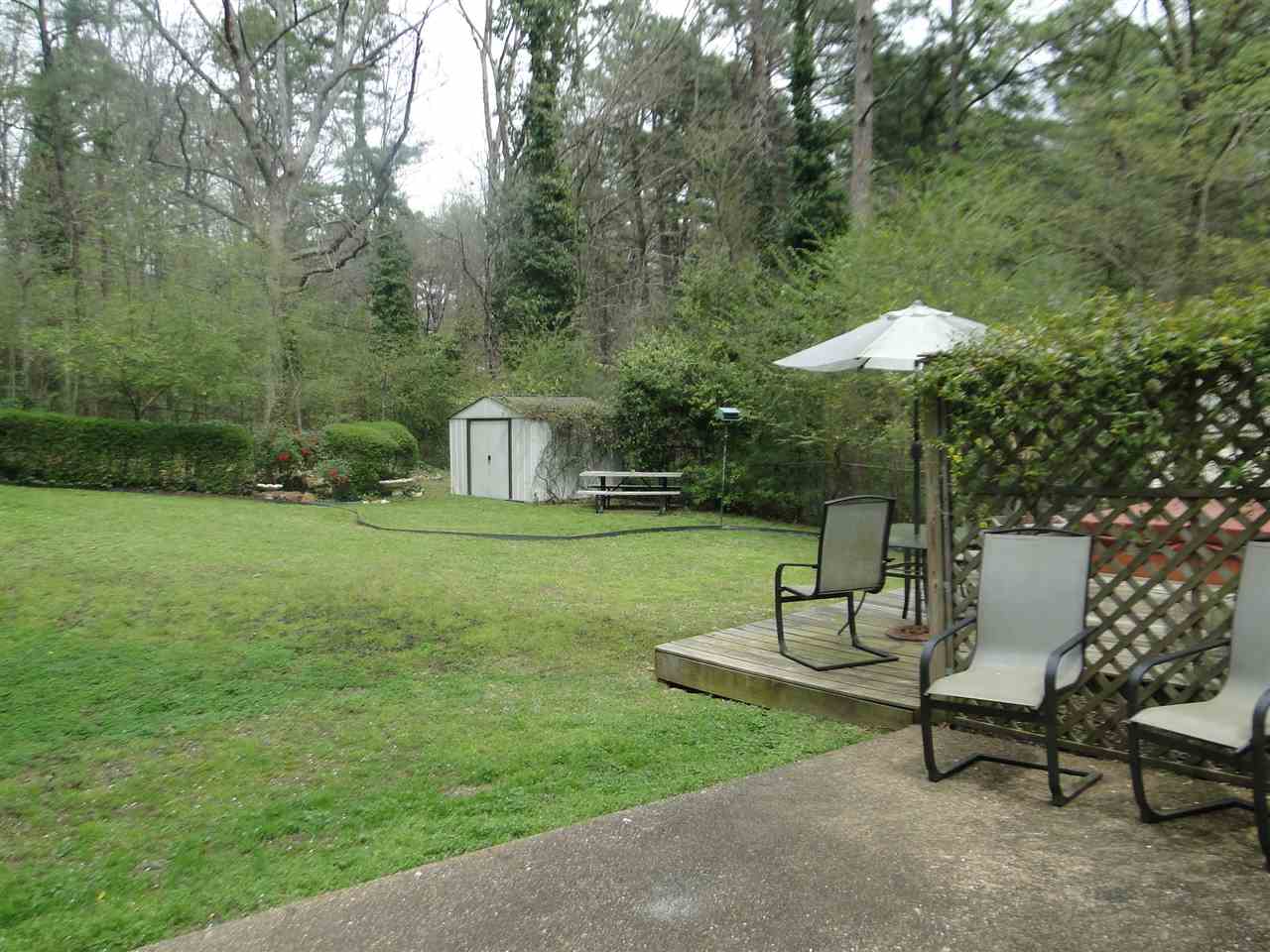 LEAWOOD MANOR - Residential