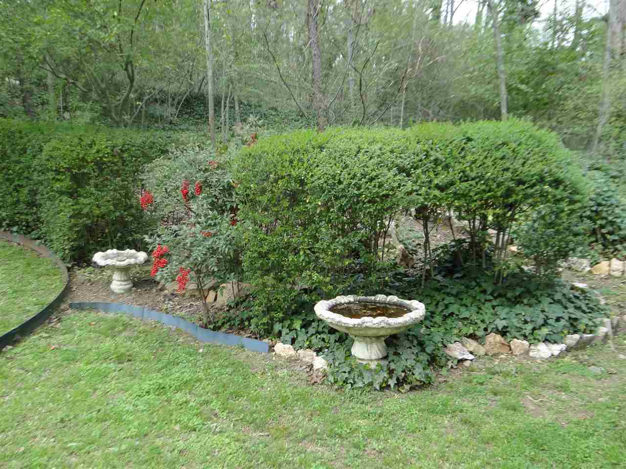 LEAWOOD MANOR - Residential