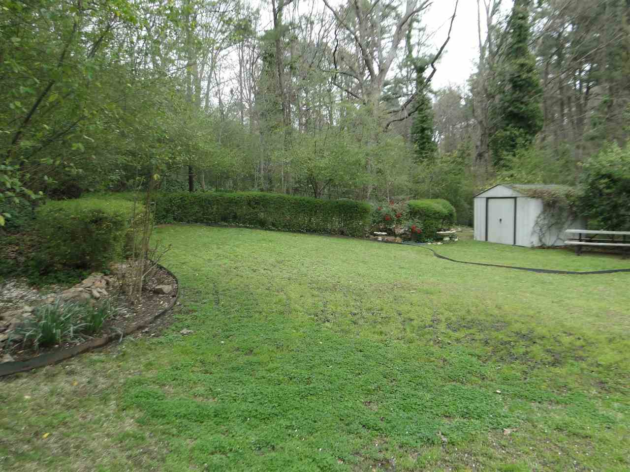 LEAWOOD MANOR - Residential