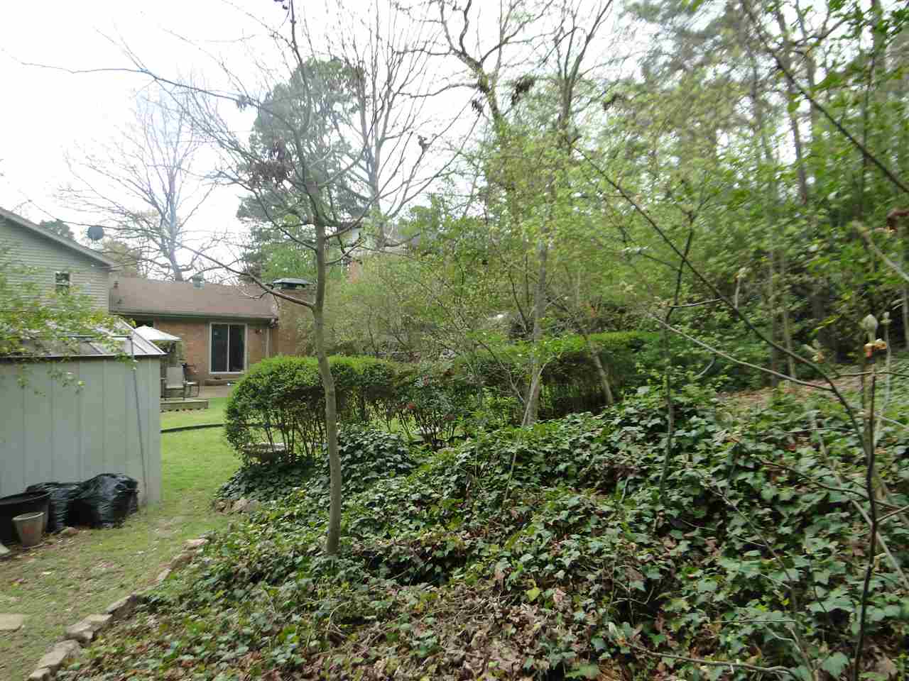 LEAWOOD MANOR - Residential