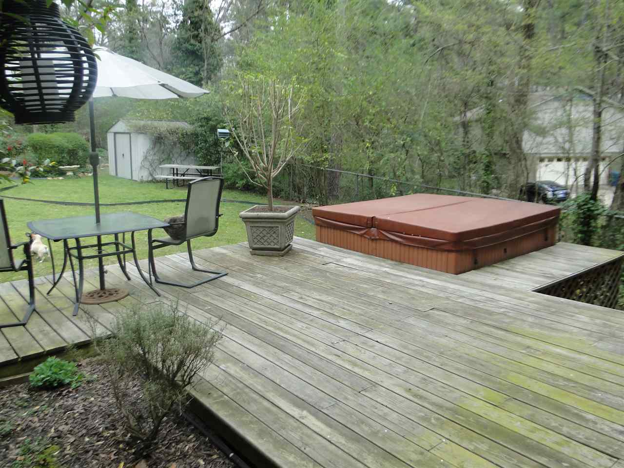 LEAWOOD MANOR - Residential