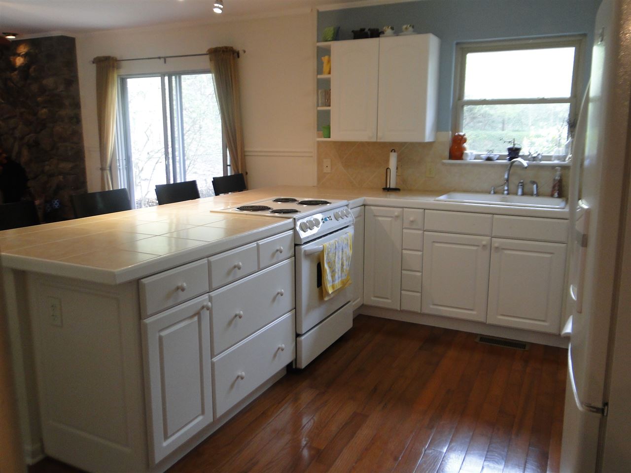 LEAWOOD MANOR - Residential