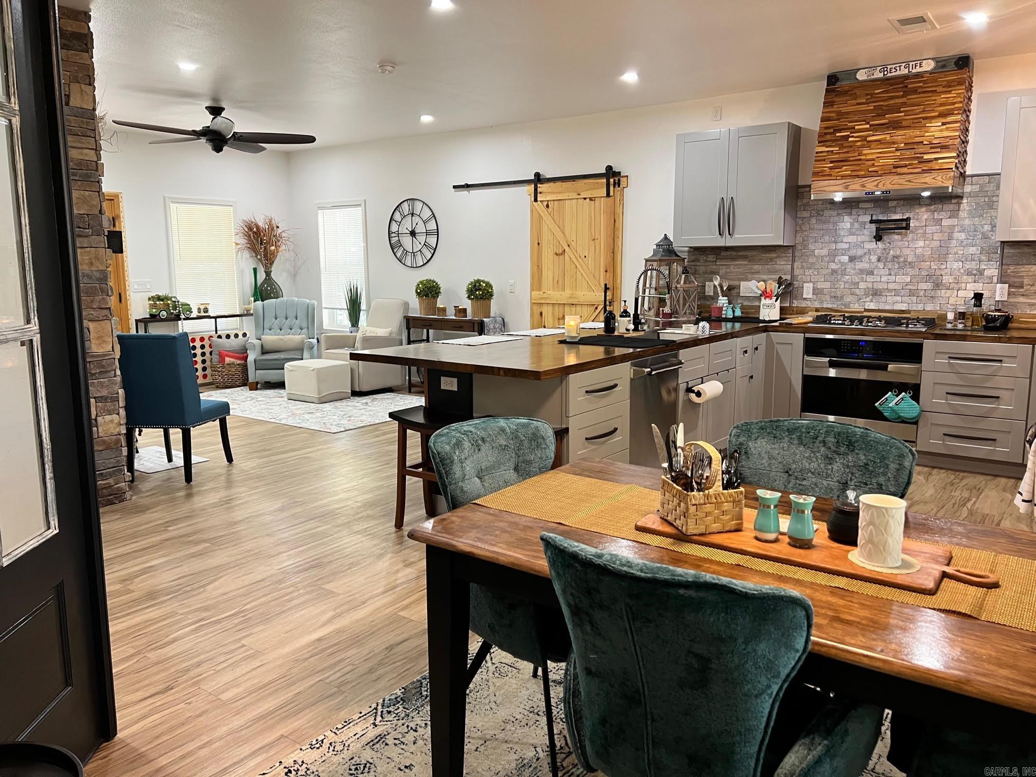 LITTLE RED RIVER ESTATES - Residential